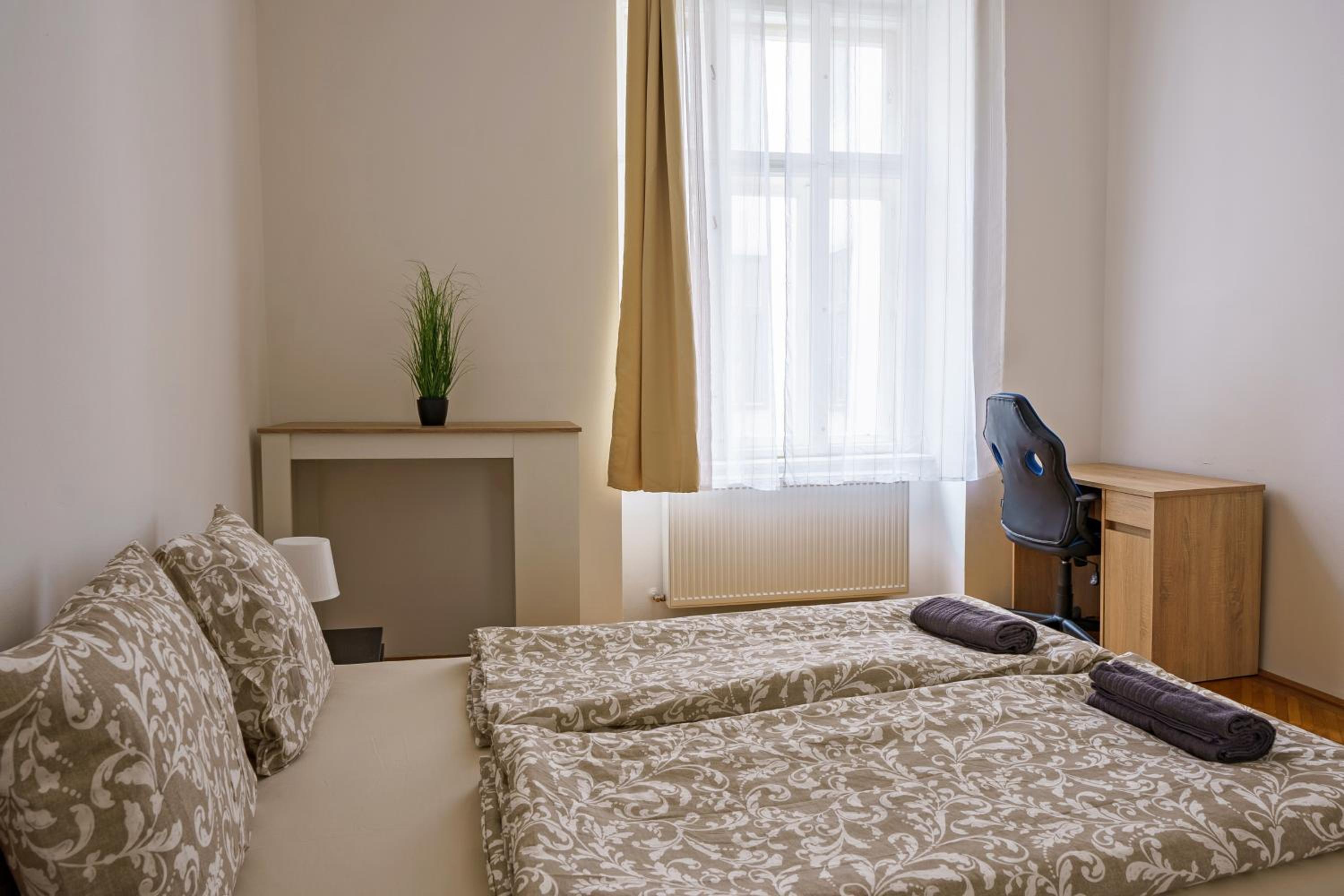 One-Bedroom Apartment thumbnail 5