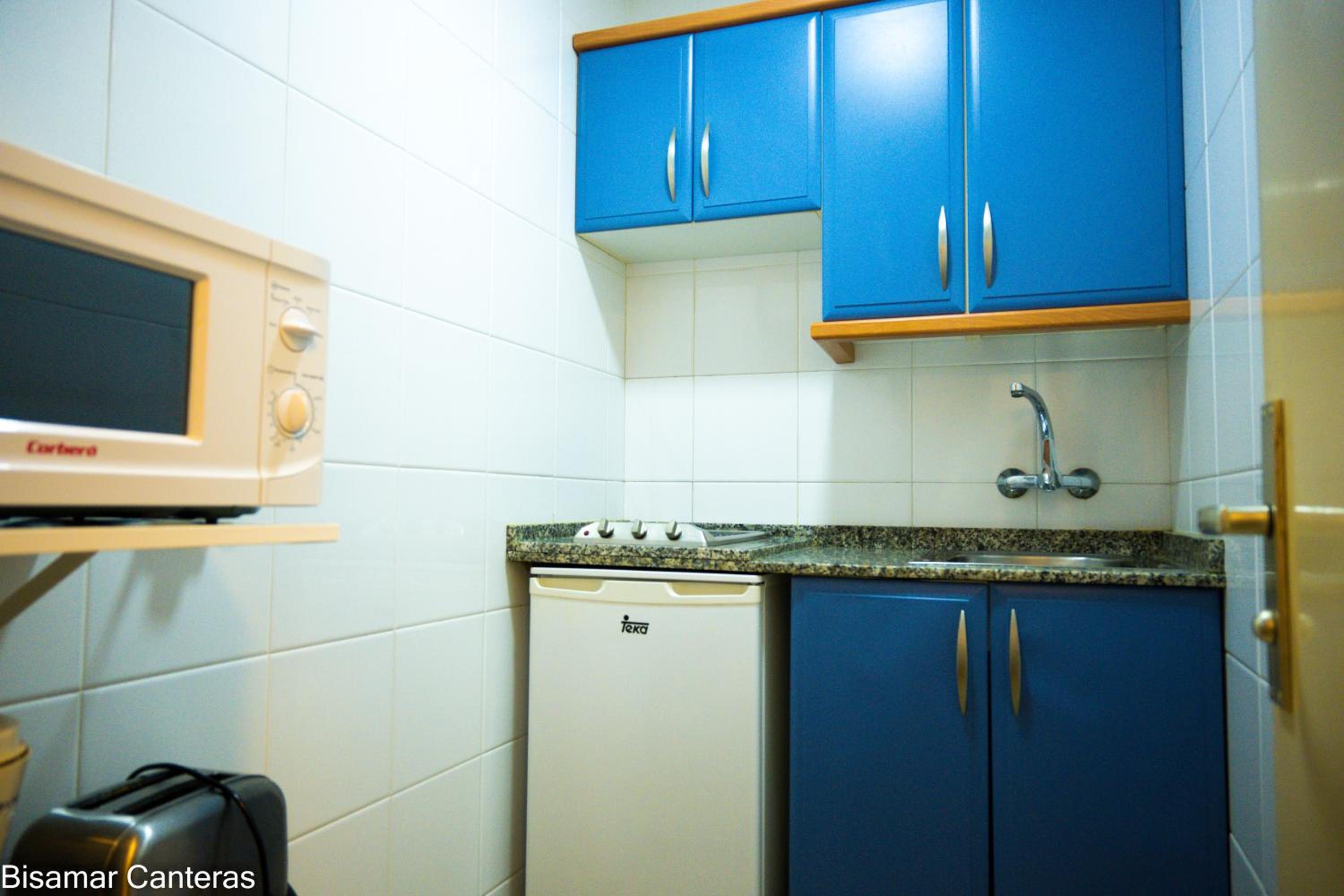 Studio with Balcony - Photo 18