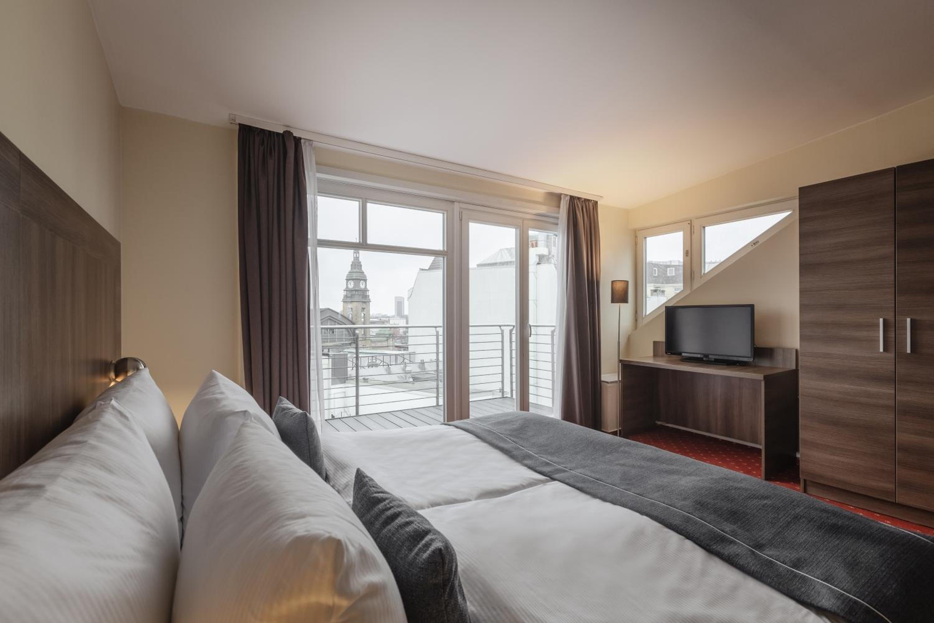 Apartment (4 Adults)