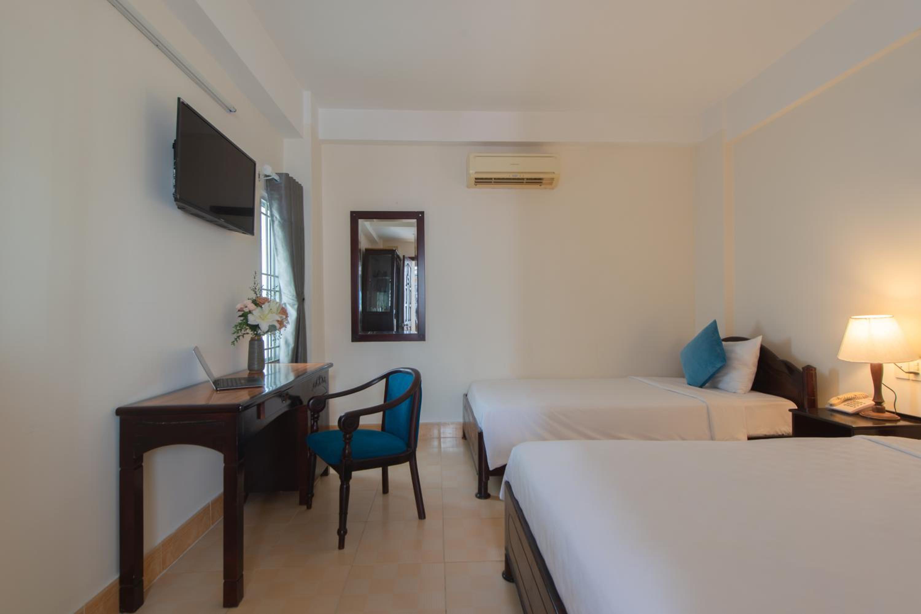Standard Triple Room - Photo 8