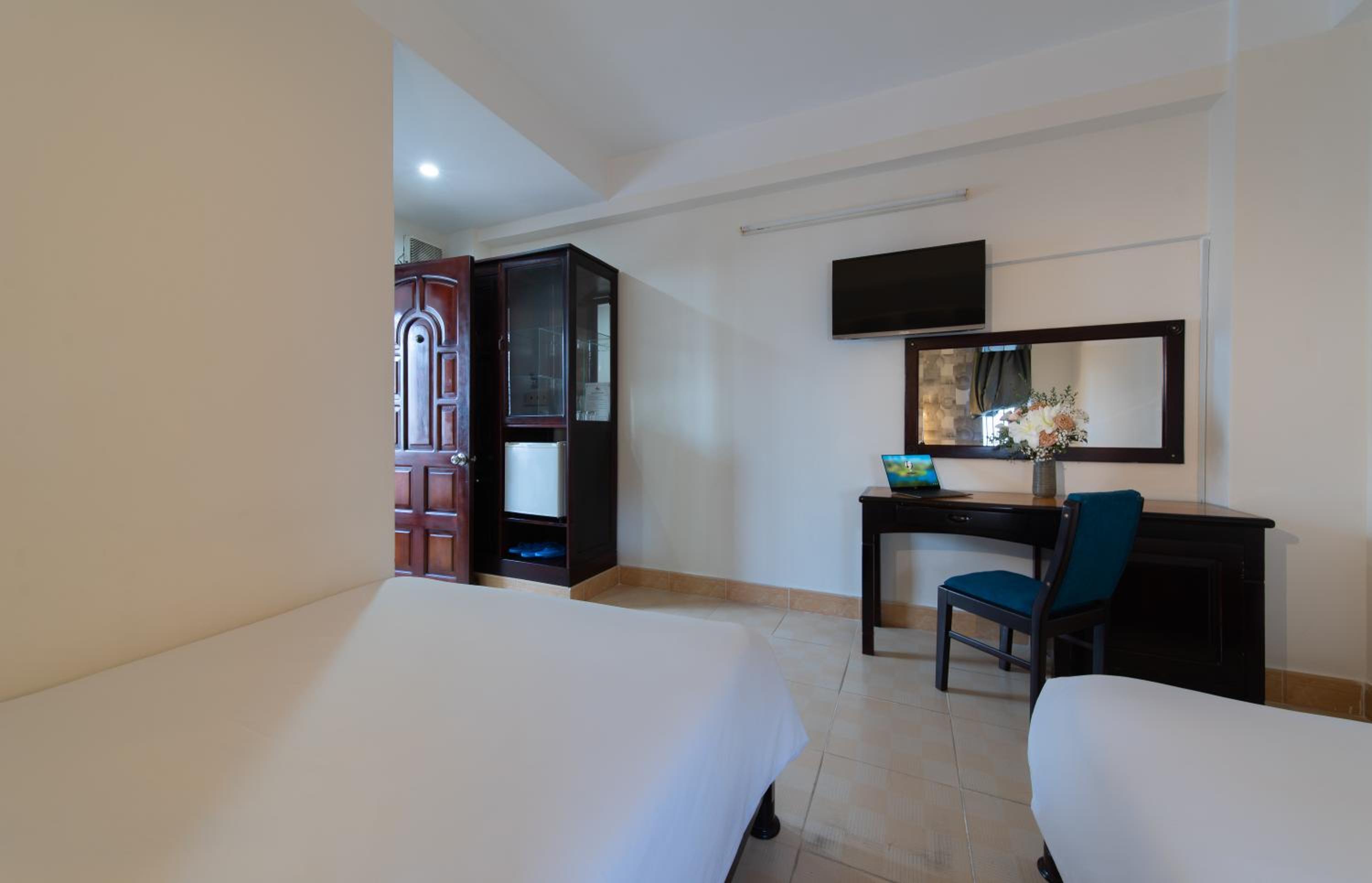 Standard Triple Room - Photo 3