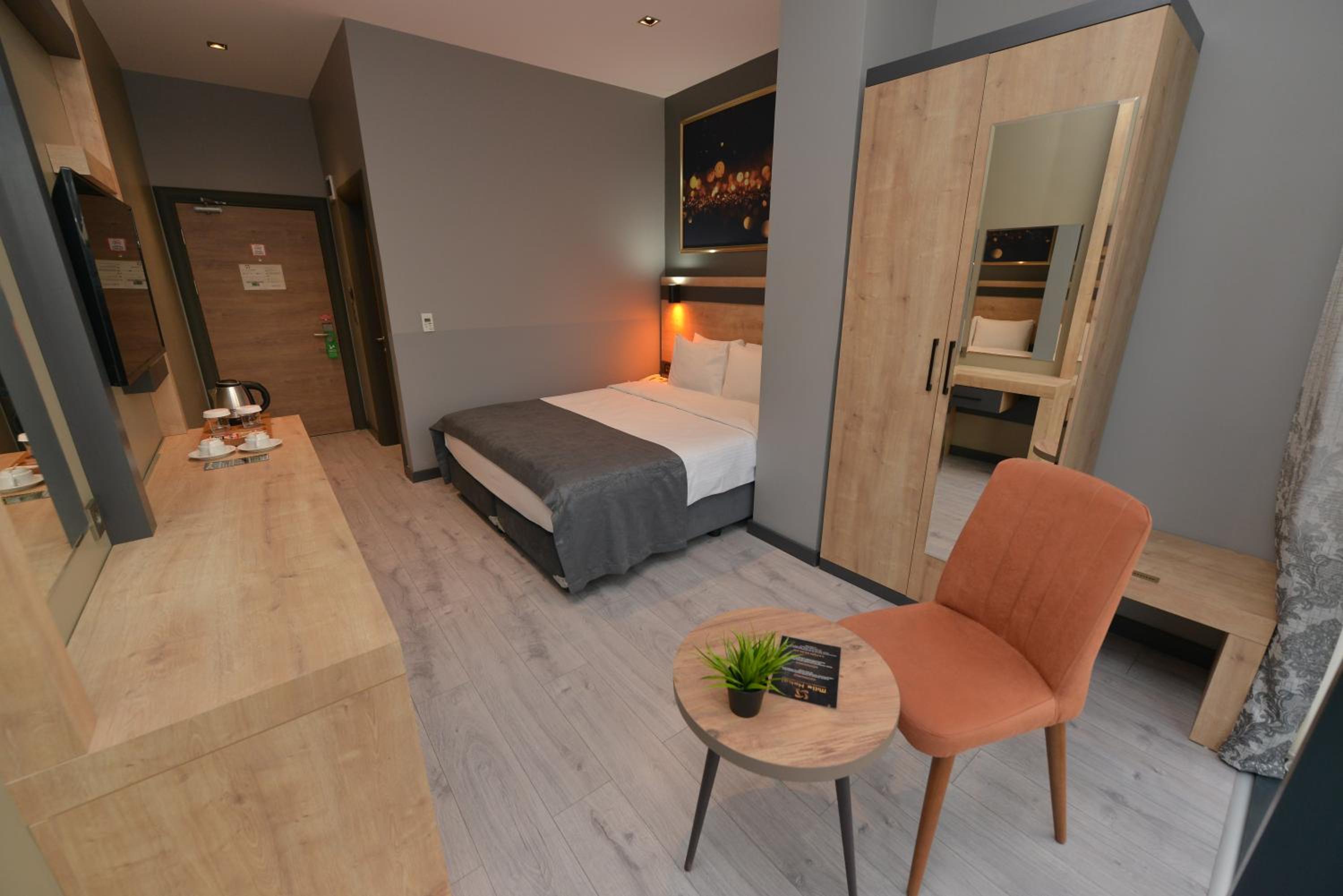 Standard King Room