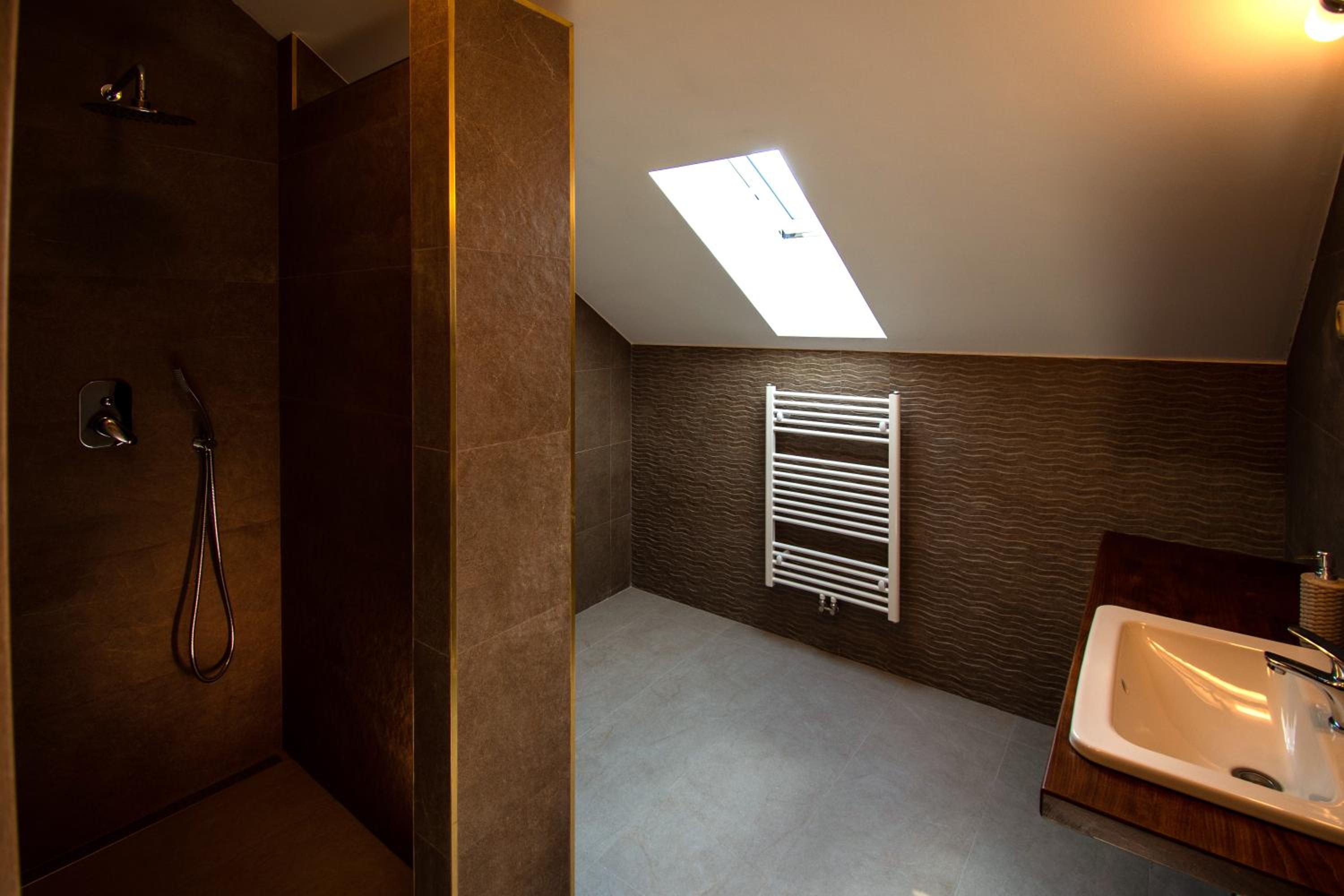 One-Bedroom Apartment - Photo 14