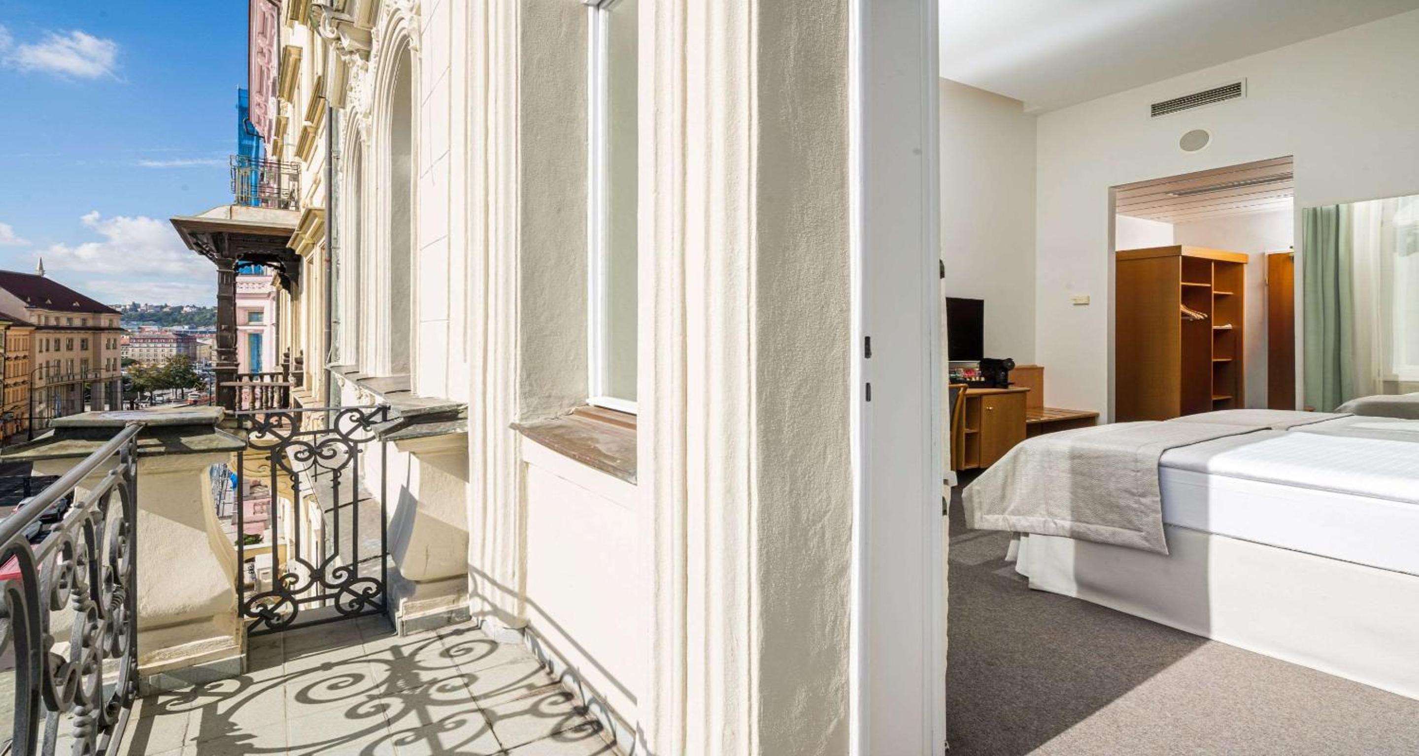 Superior Room with Balcony