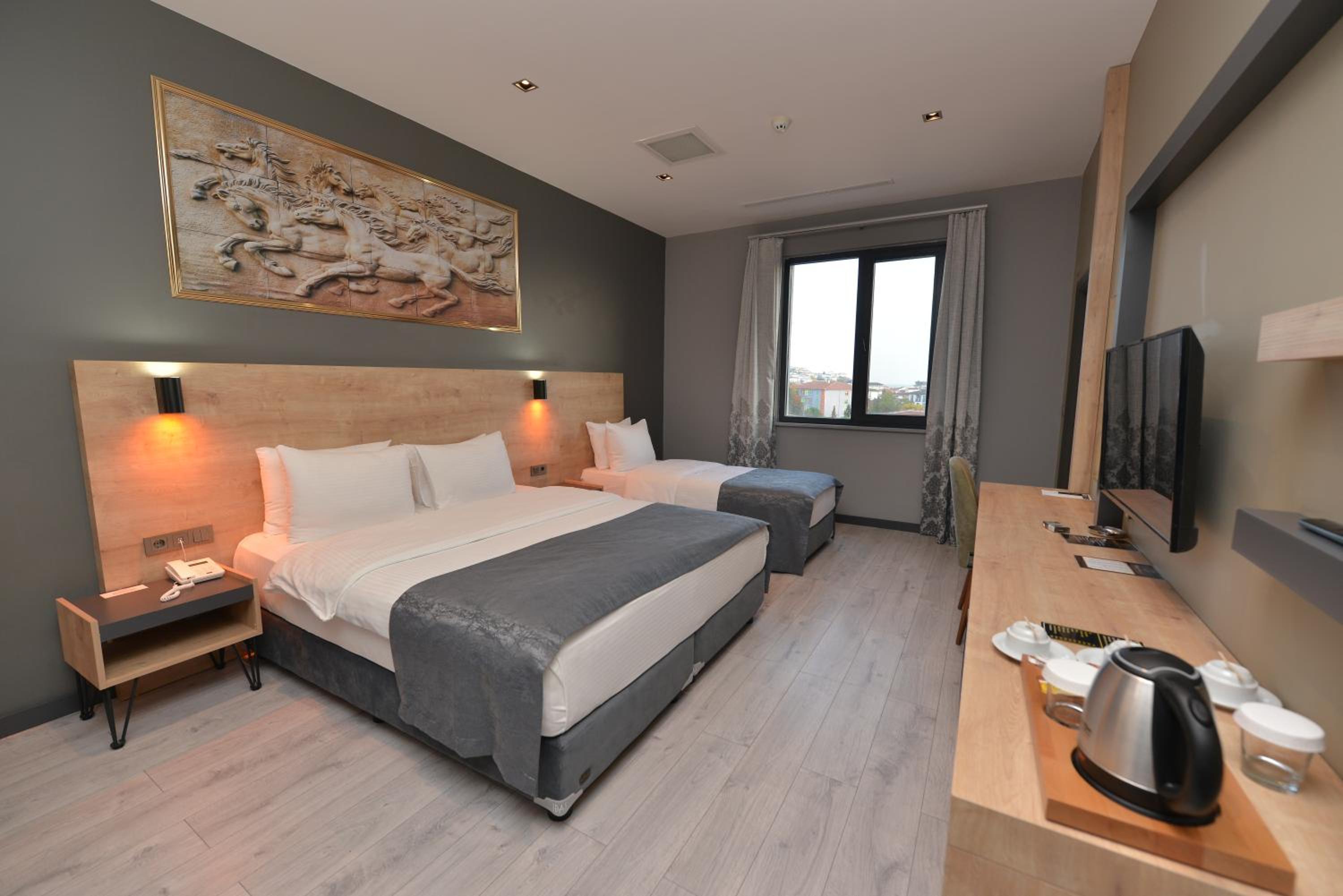 Deluxe Family Room