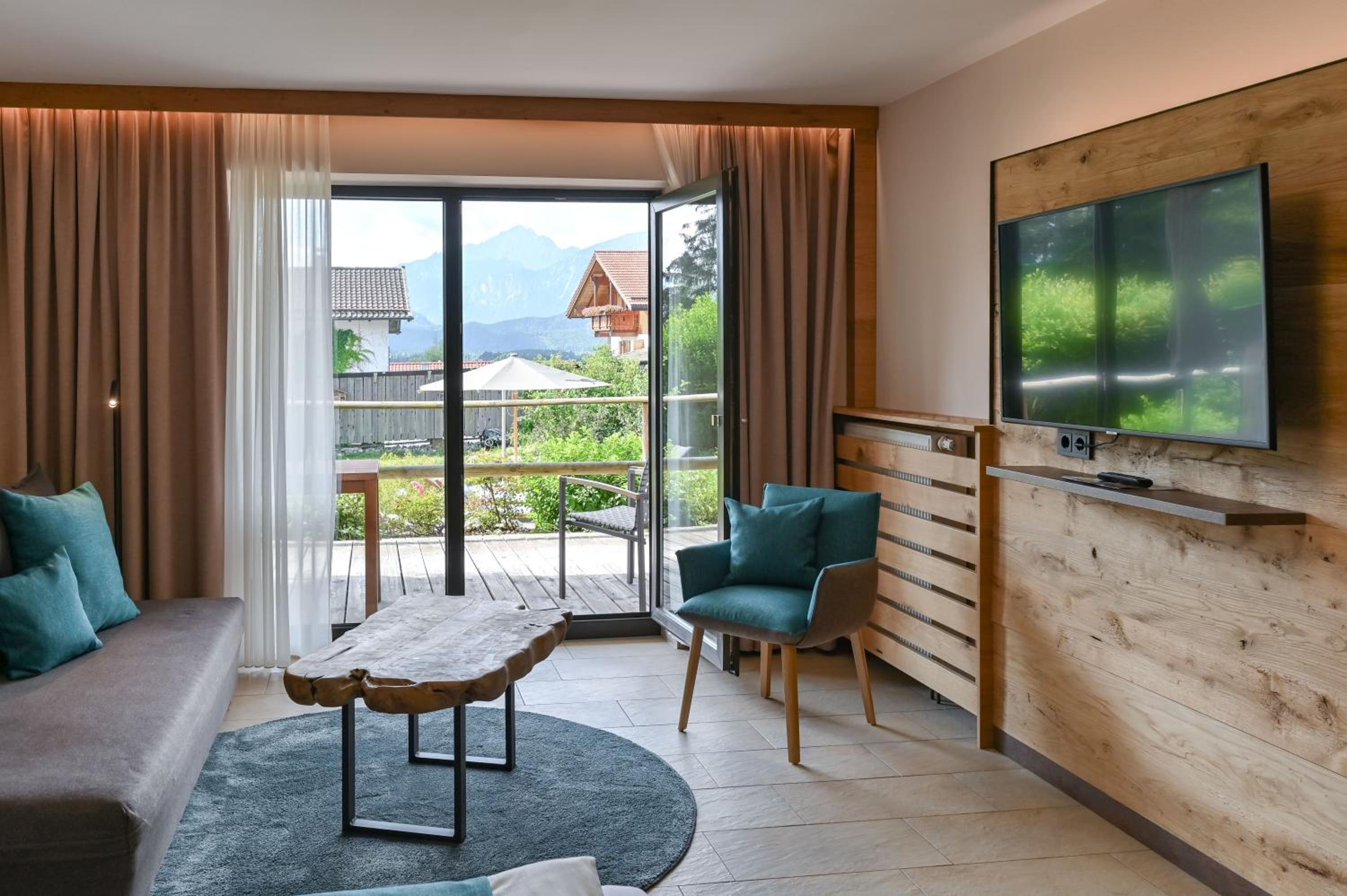 Superior Double Room with Balcony or Terrace - Photo 9