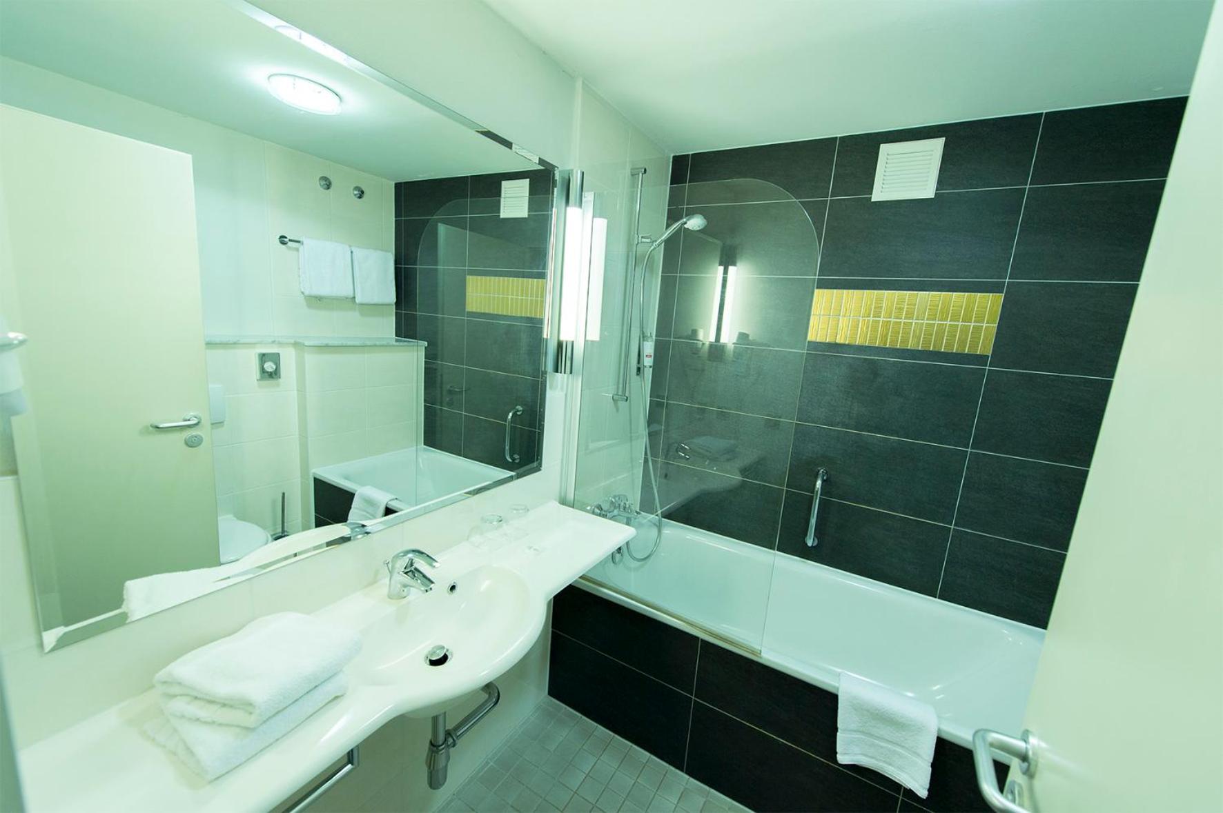 Standard Double Room - Photo 5