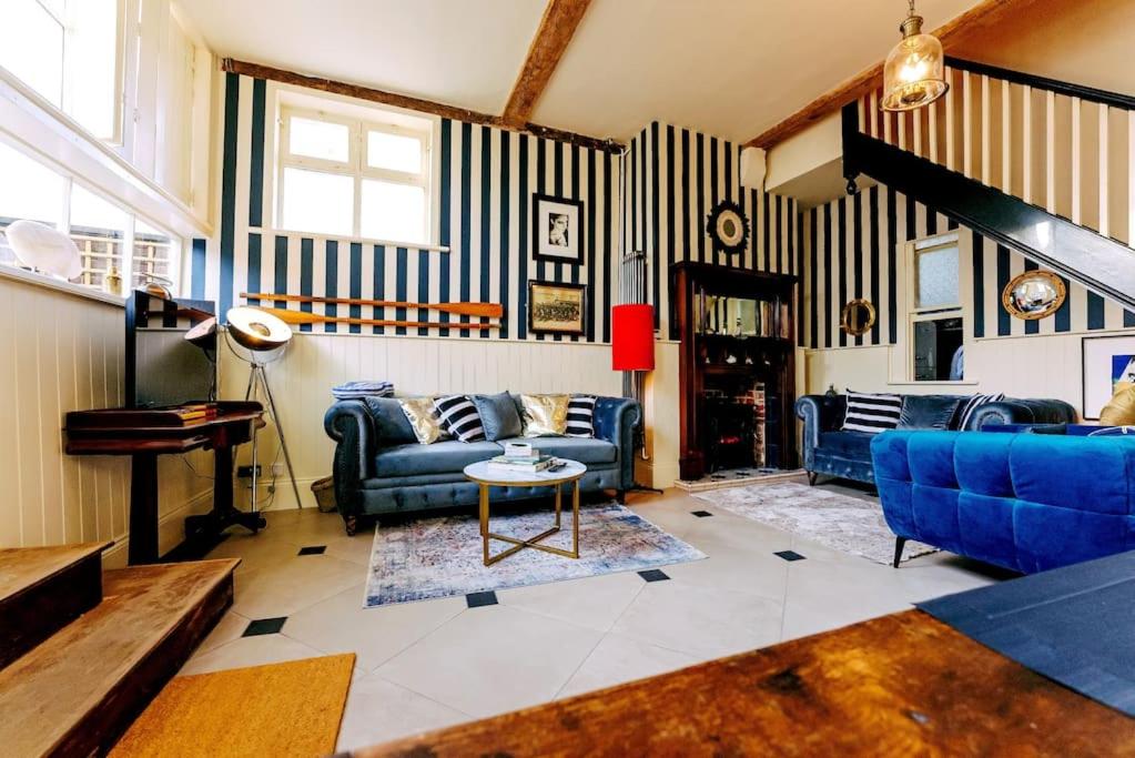 Four-Bedroom House photo 2
