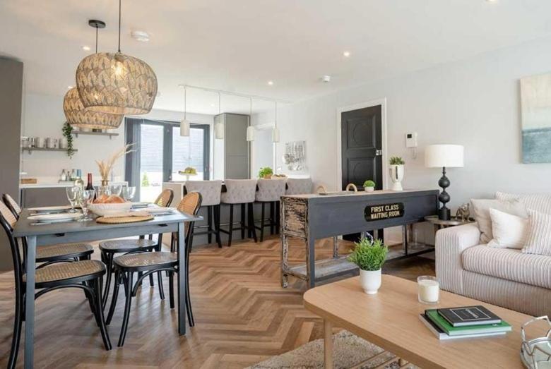 Apartment - Ground Floor photo 2