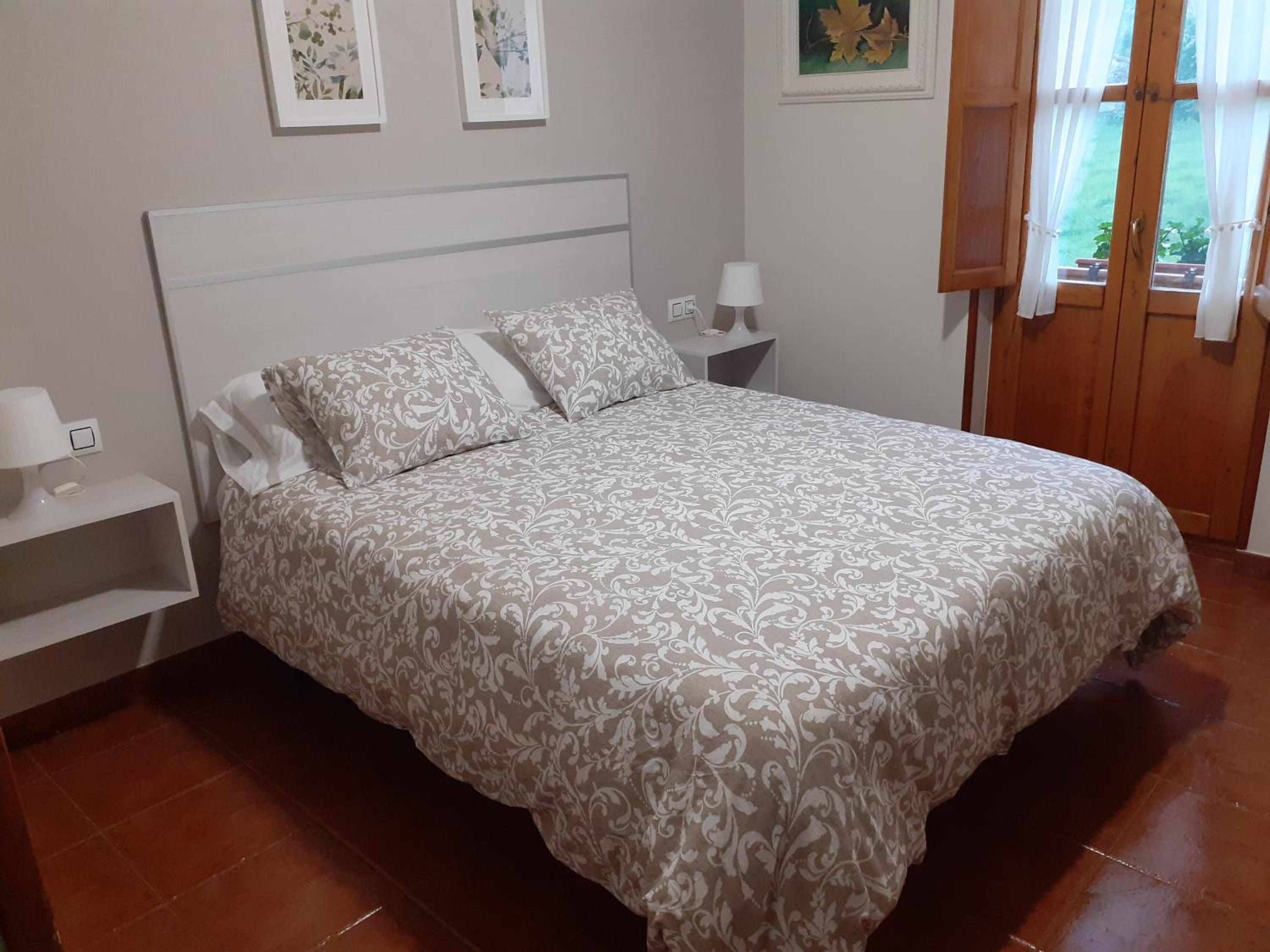 Double or Twin Room with Mountain View - Photo 6