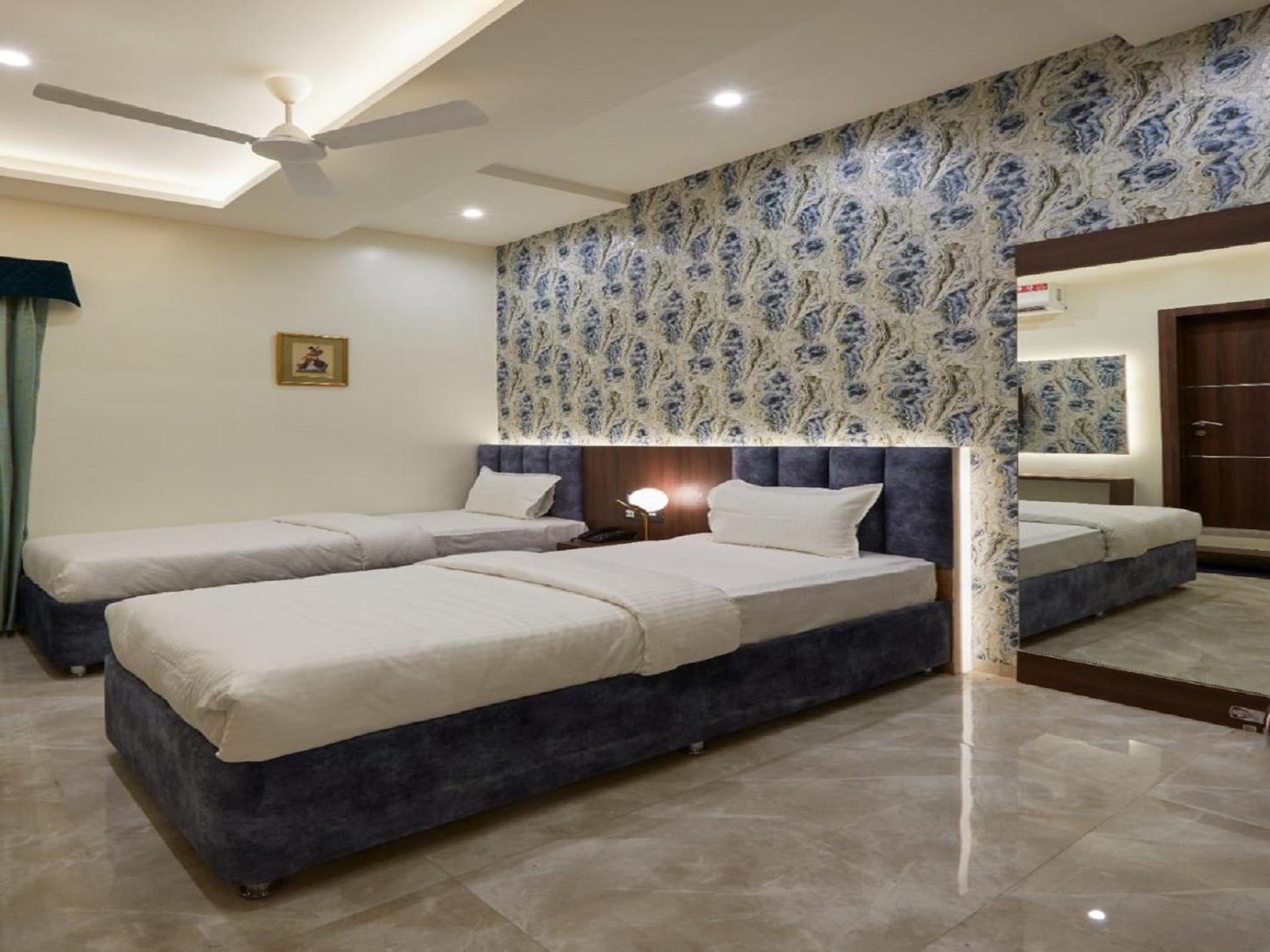 Deluxe Twin Room photo 3