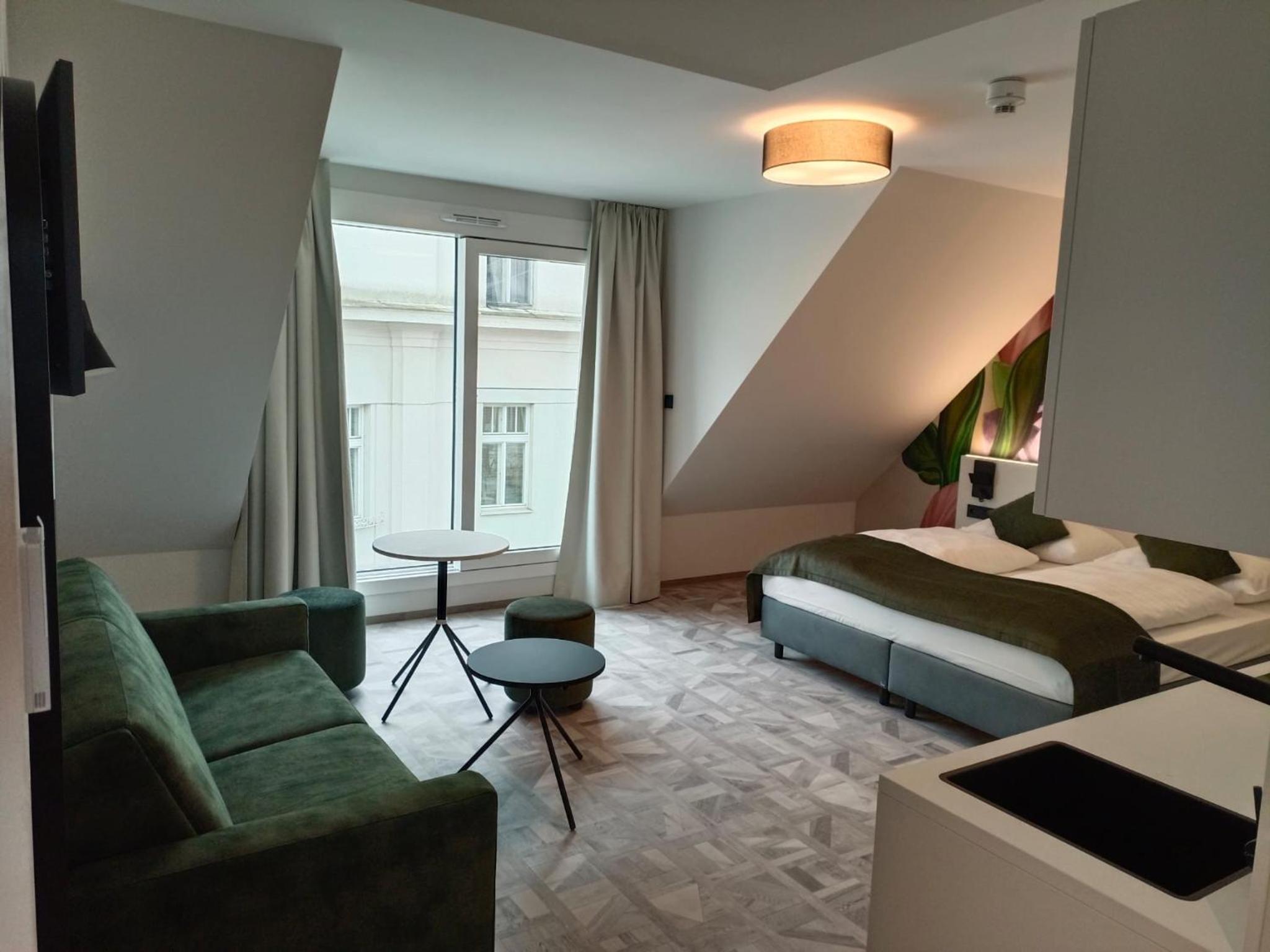 King Studio with Sofa Bed - Photo 2