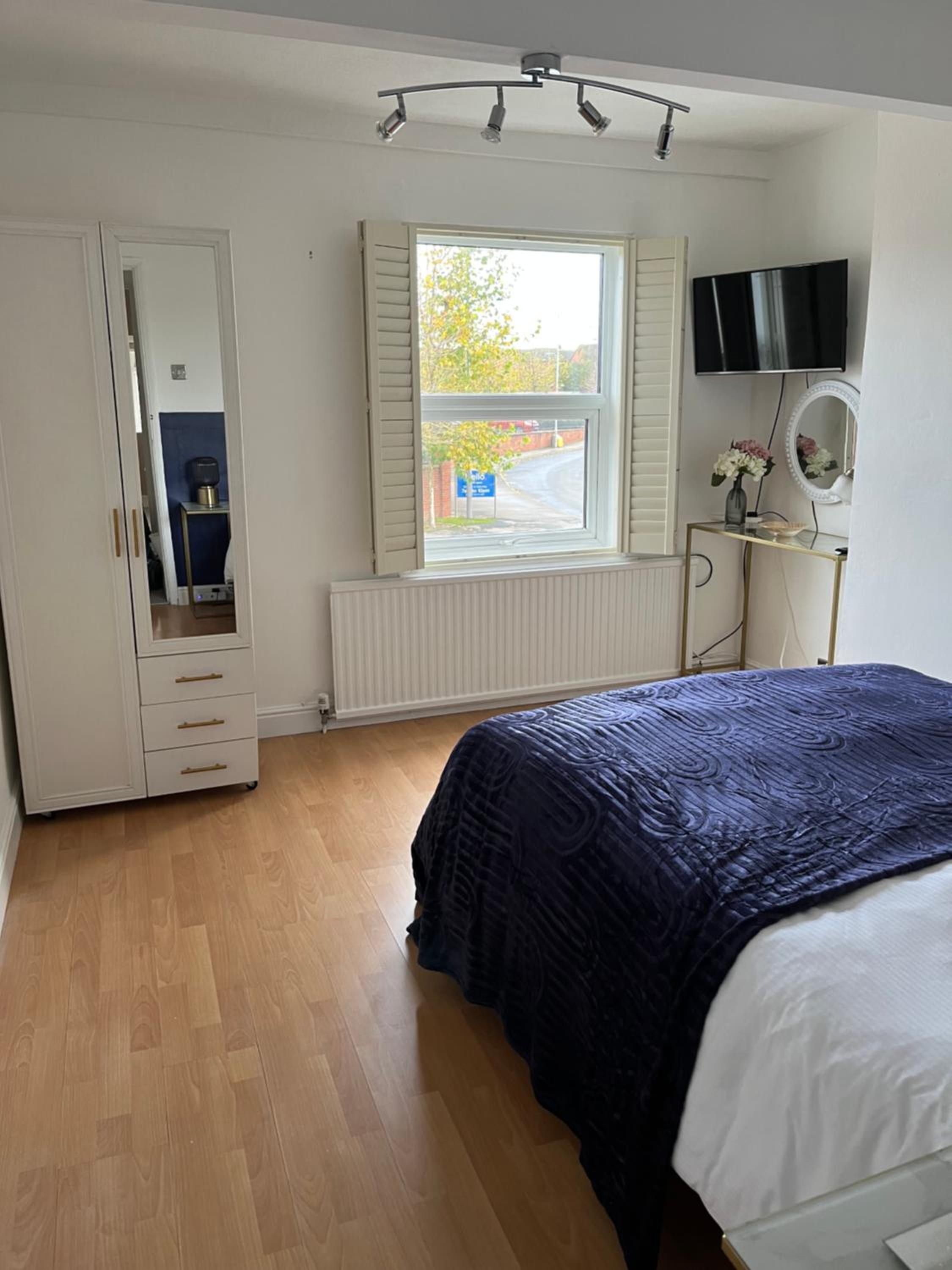 Two-Bedroom House photo 2