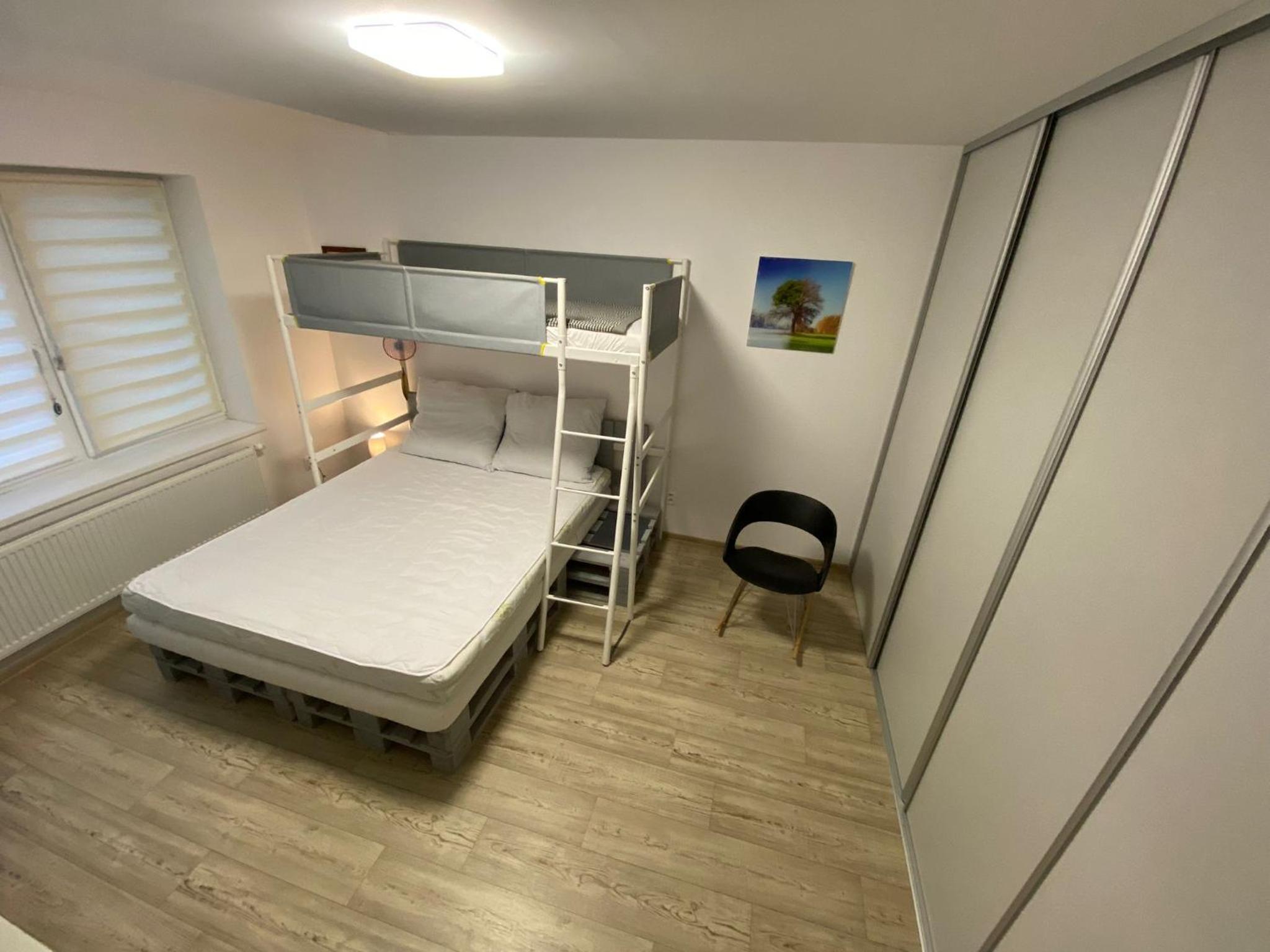 One-Bedroom Apartment photo 1