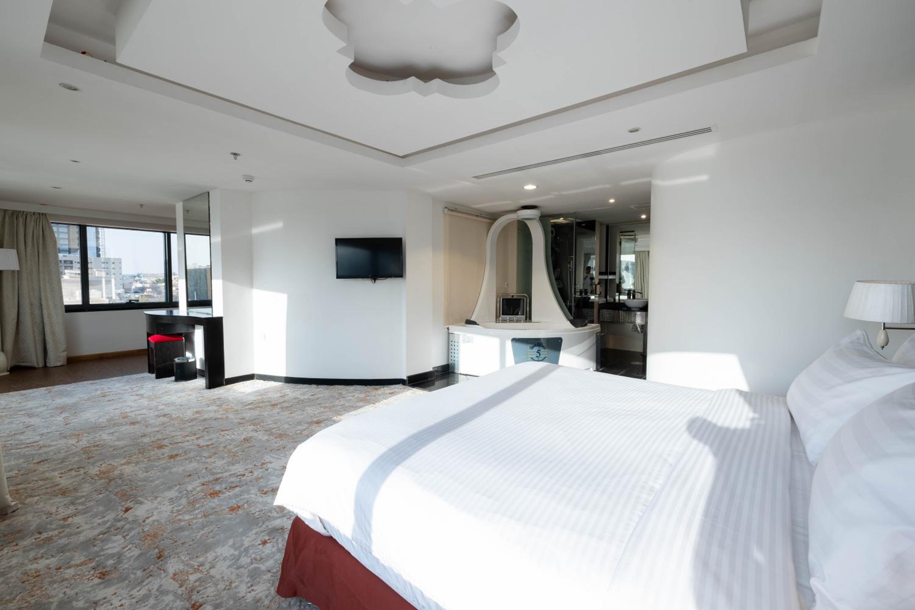 Presidential Suite - Non-Smoking photo 1