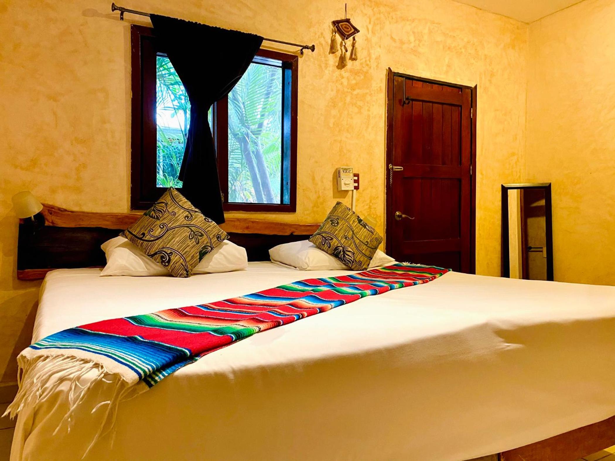 Standard King Room - Photo 1