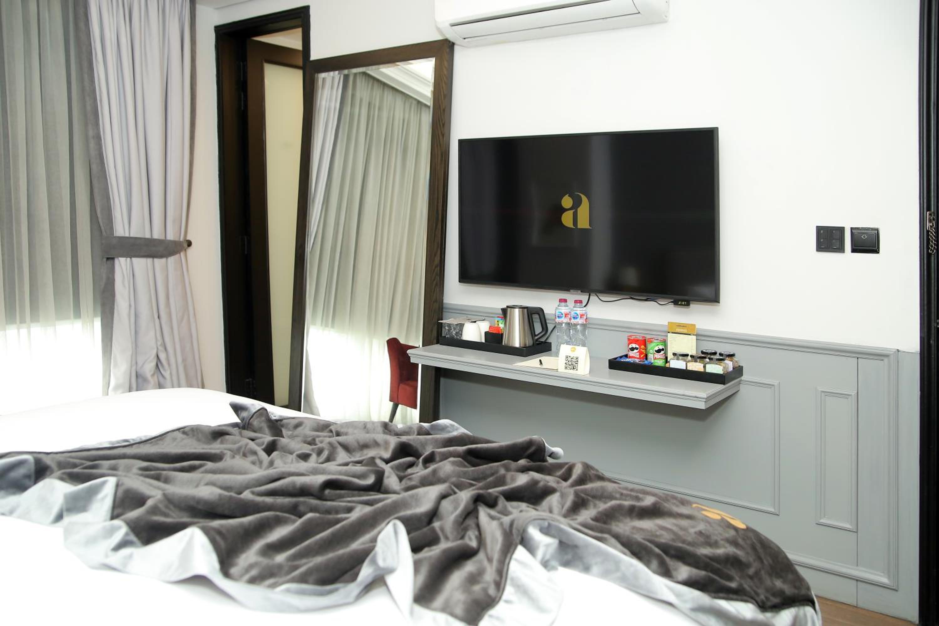Ambiance One Bedroom Suite - Photo 5