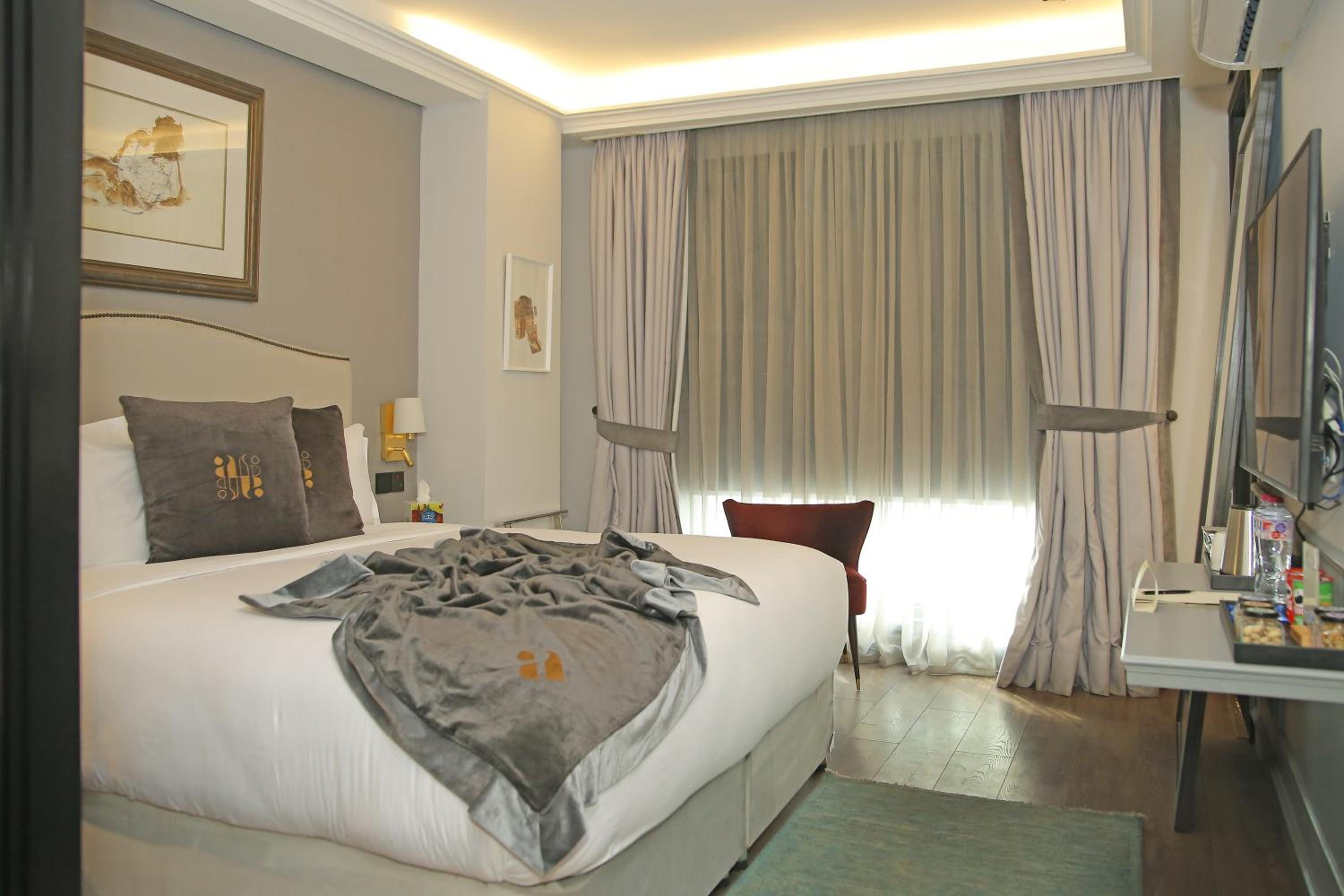 Ambiance One Bedroom Suite - Photo 1
