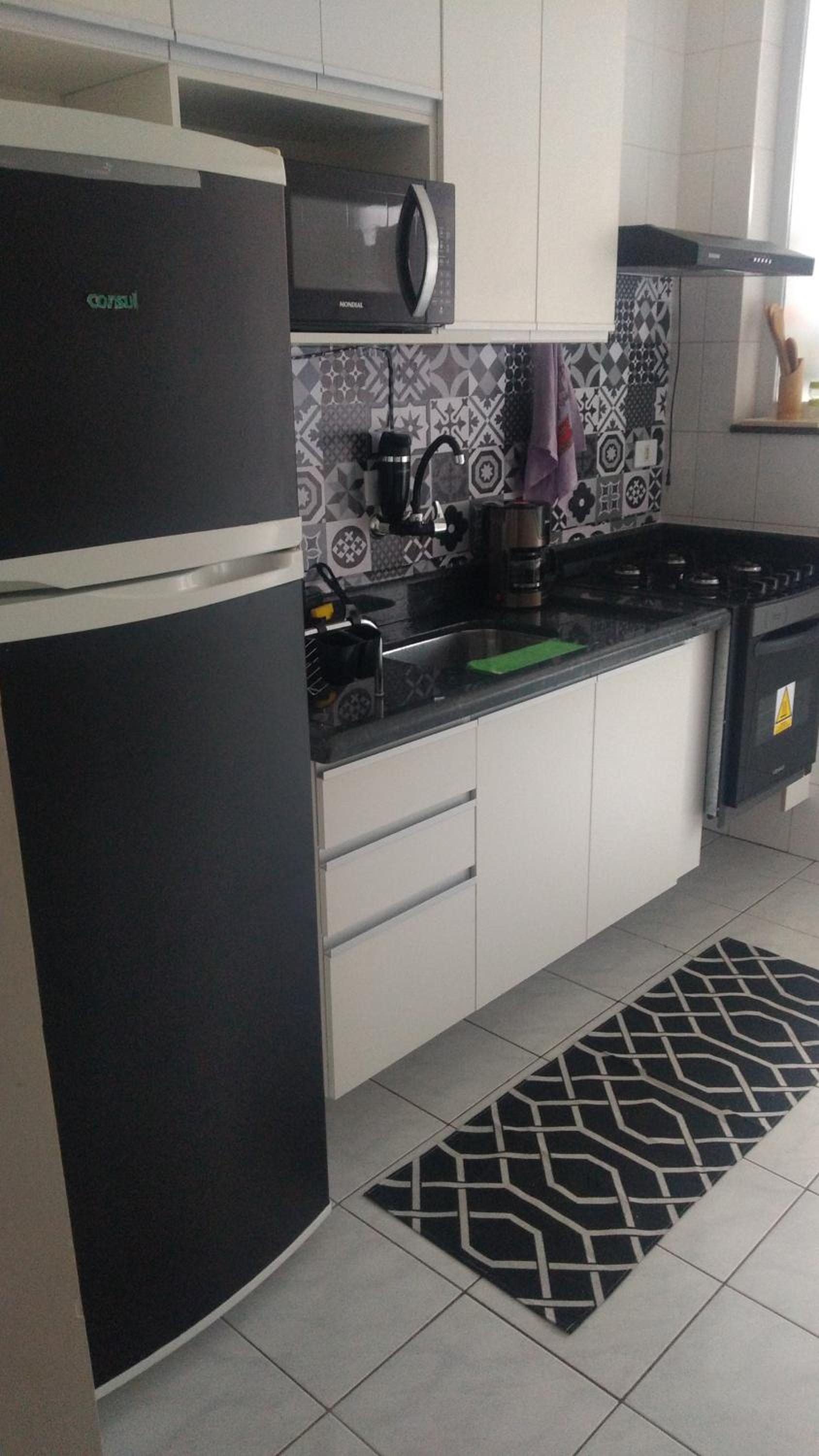 One-Bedroom Apartment - Photo 2