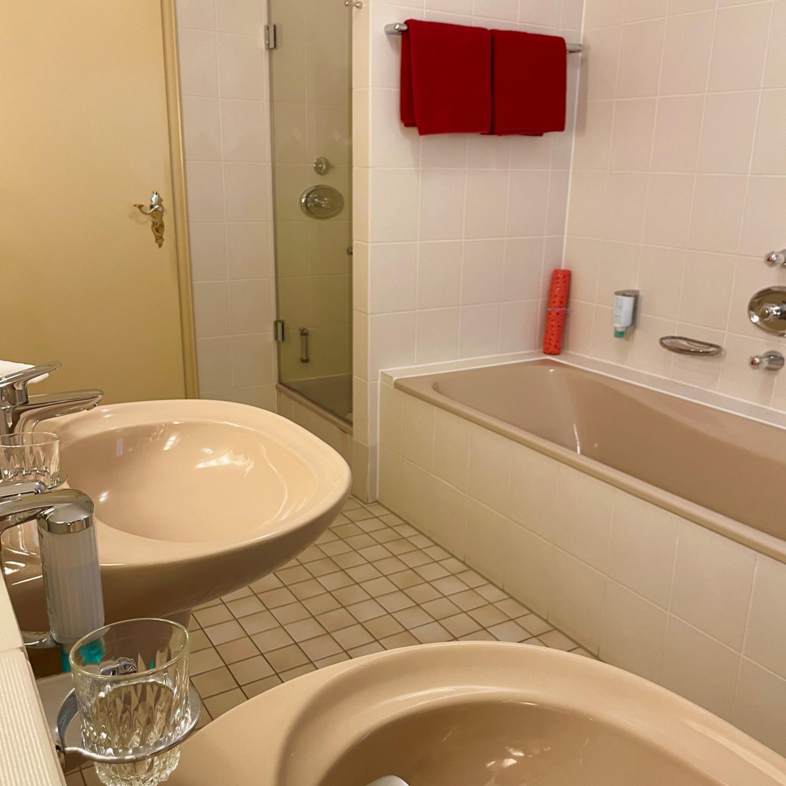 Deluxe Double Room with Balcony photo 3