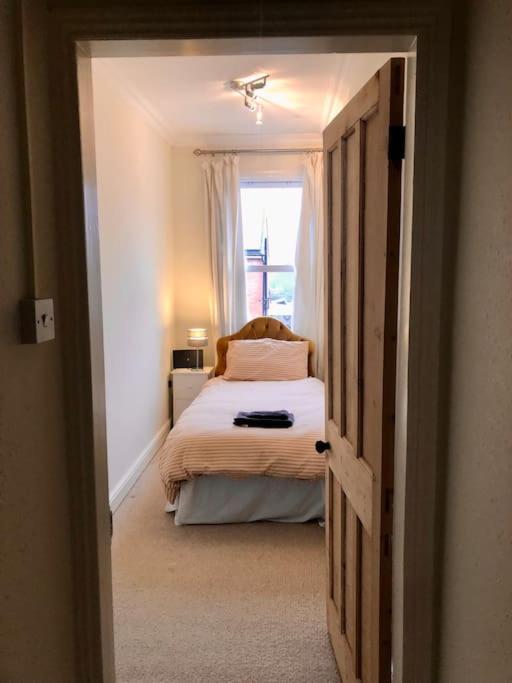 Four-Bedroom House photo 2