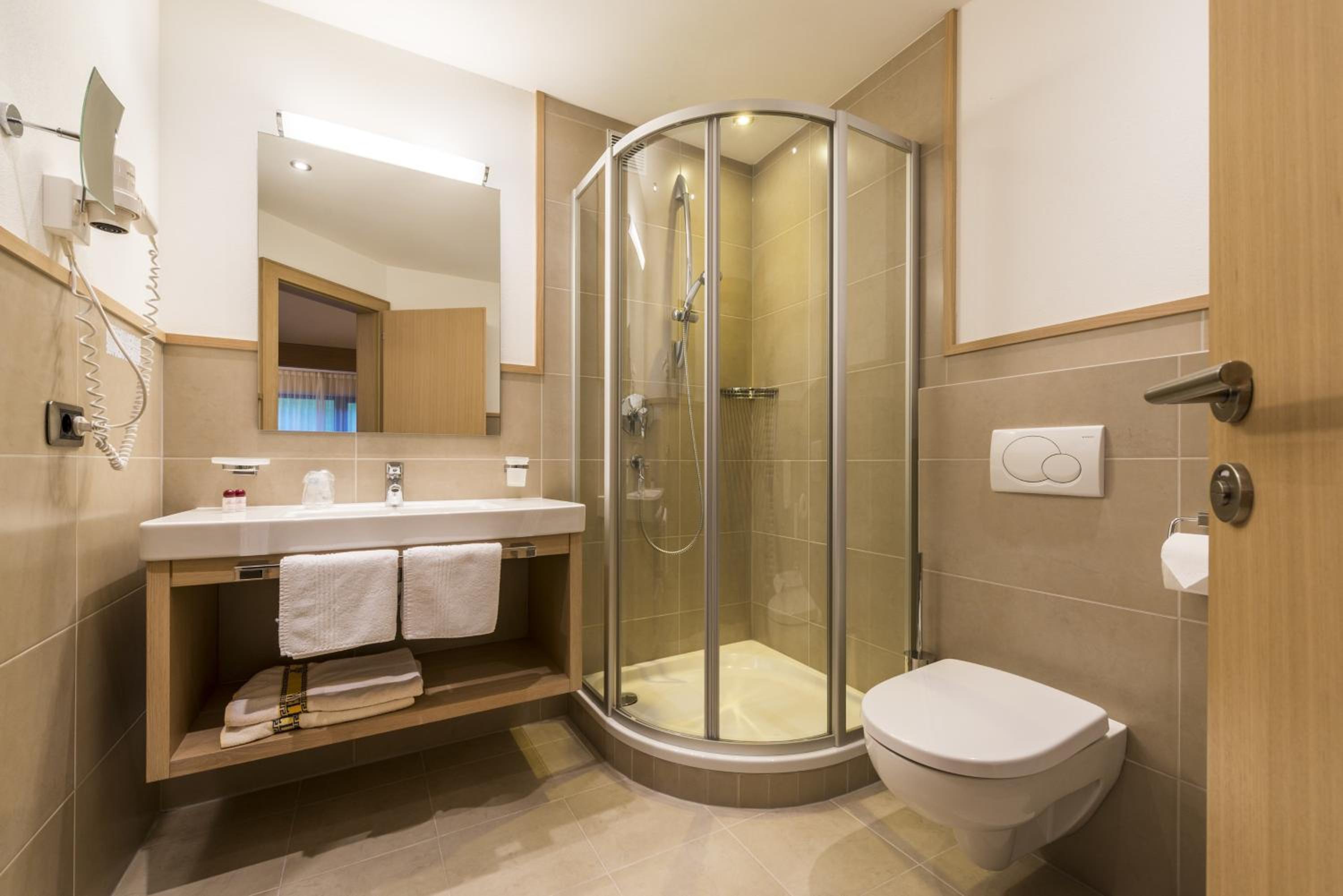 Standard Double or Twin Room with Balcony photo 3