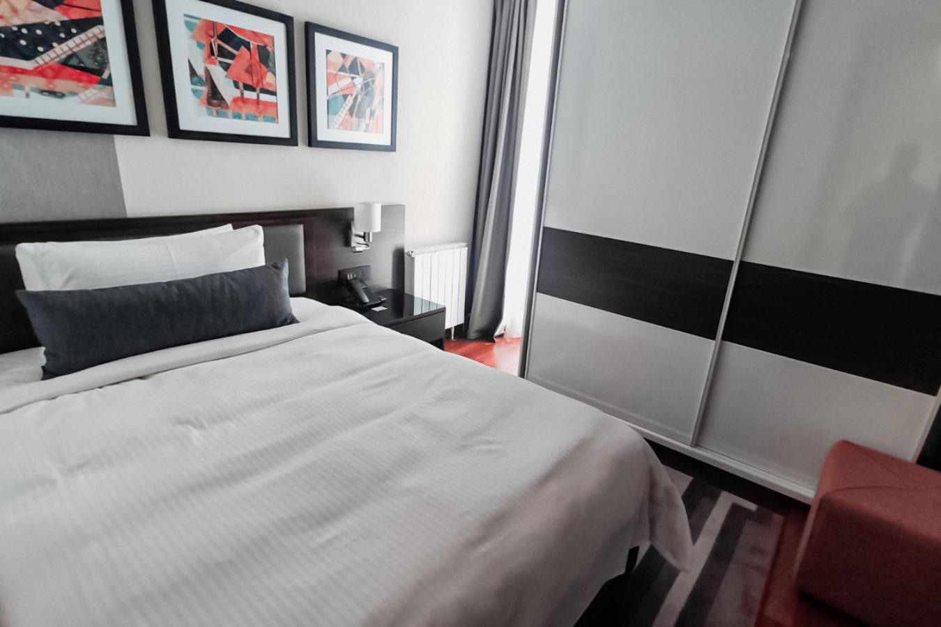 Two Bedroom Suite - Photo 4