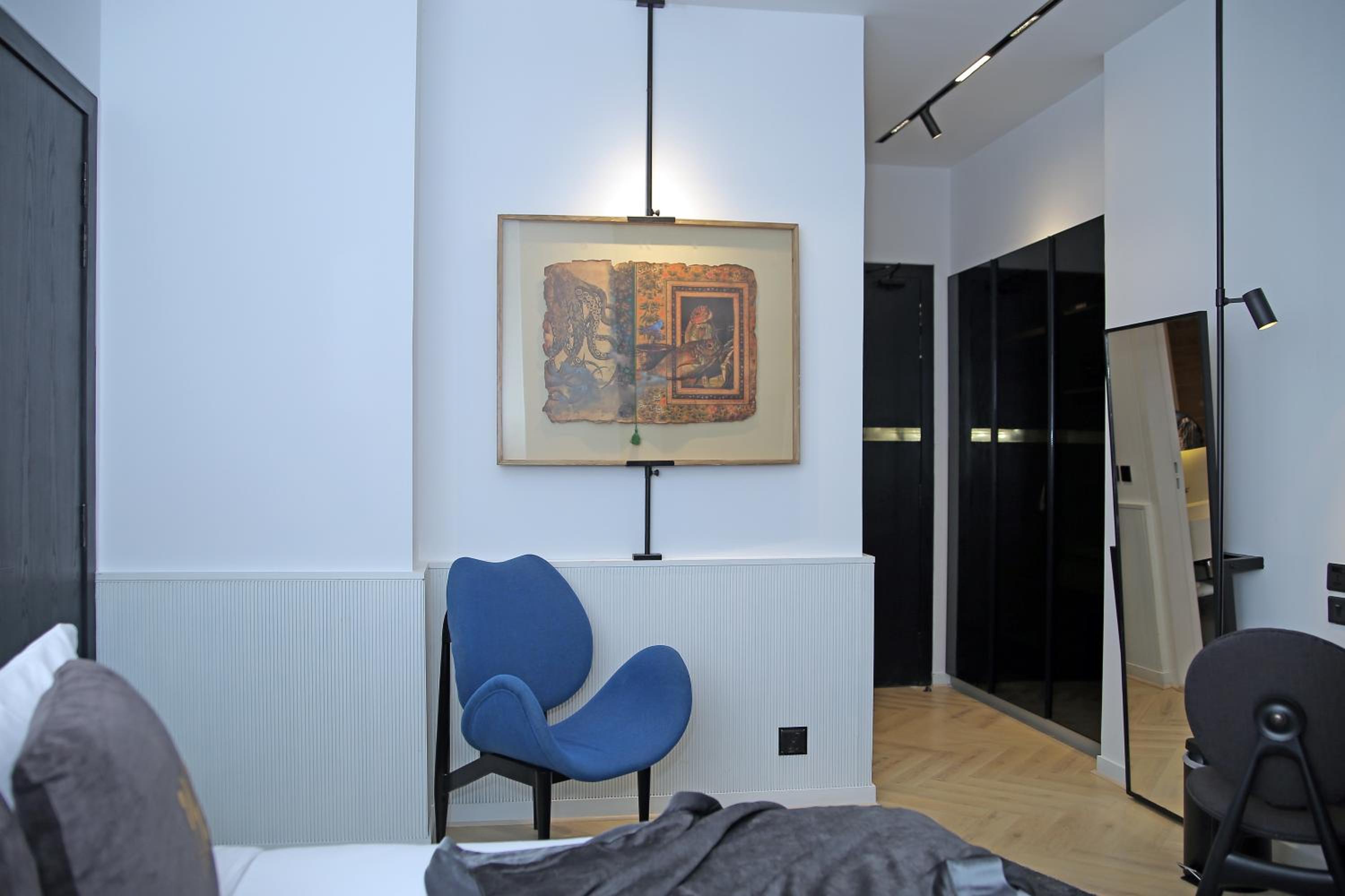 Executive Room - Photo 12