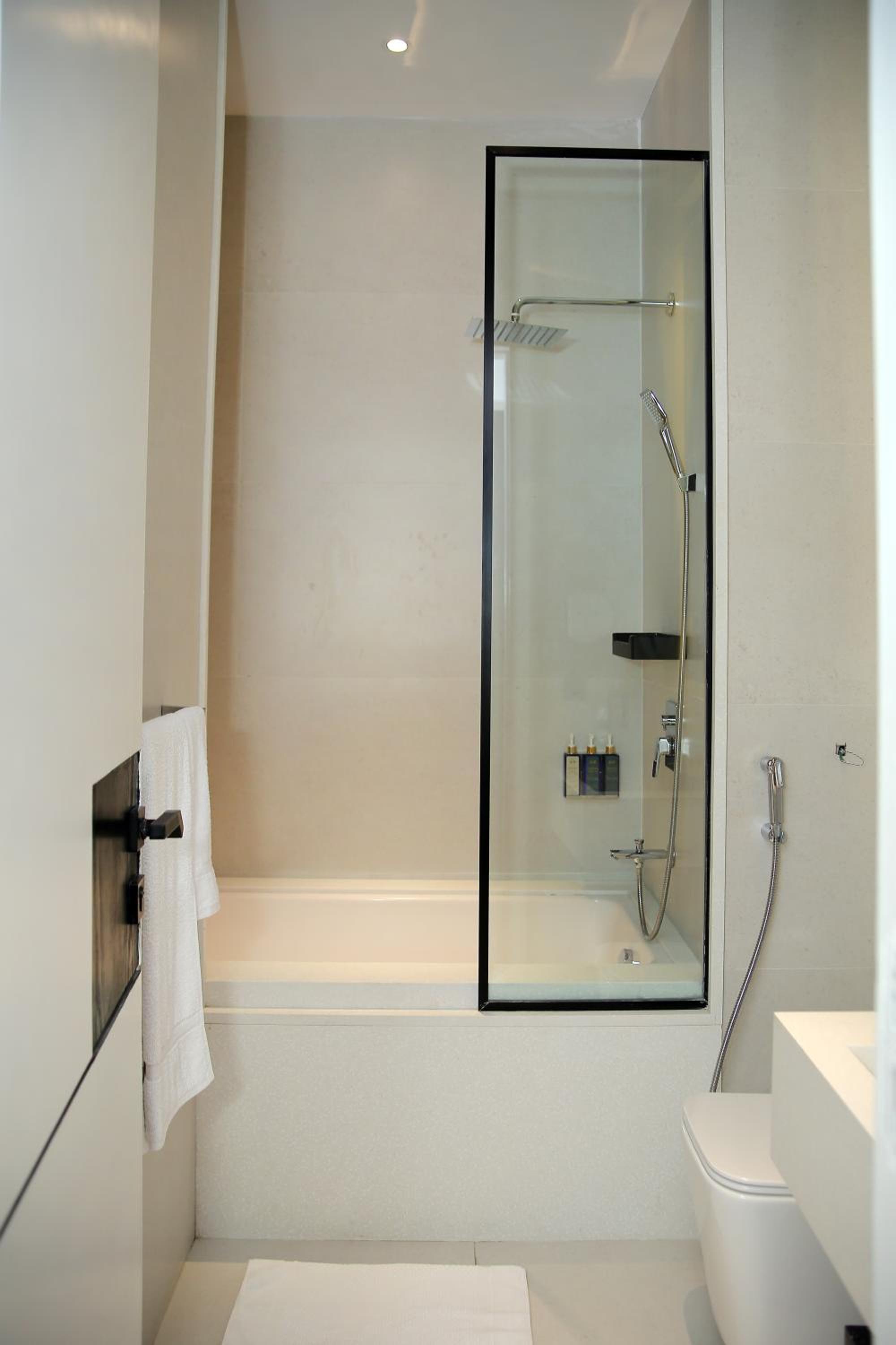 Executive Room - Photo 7
