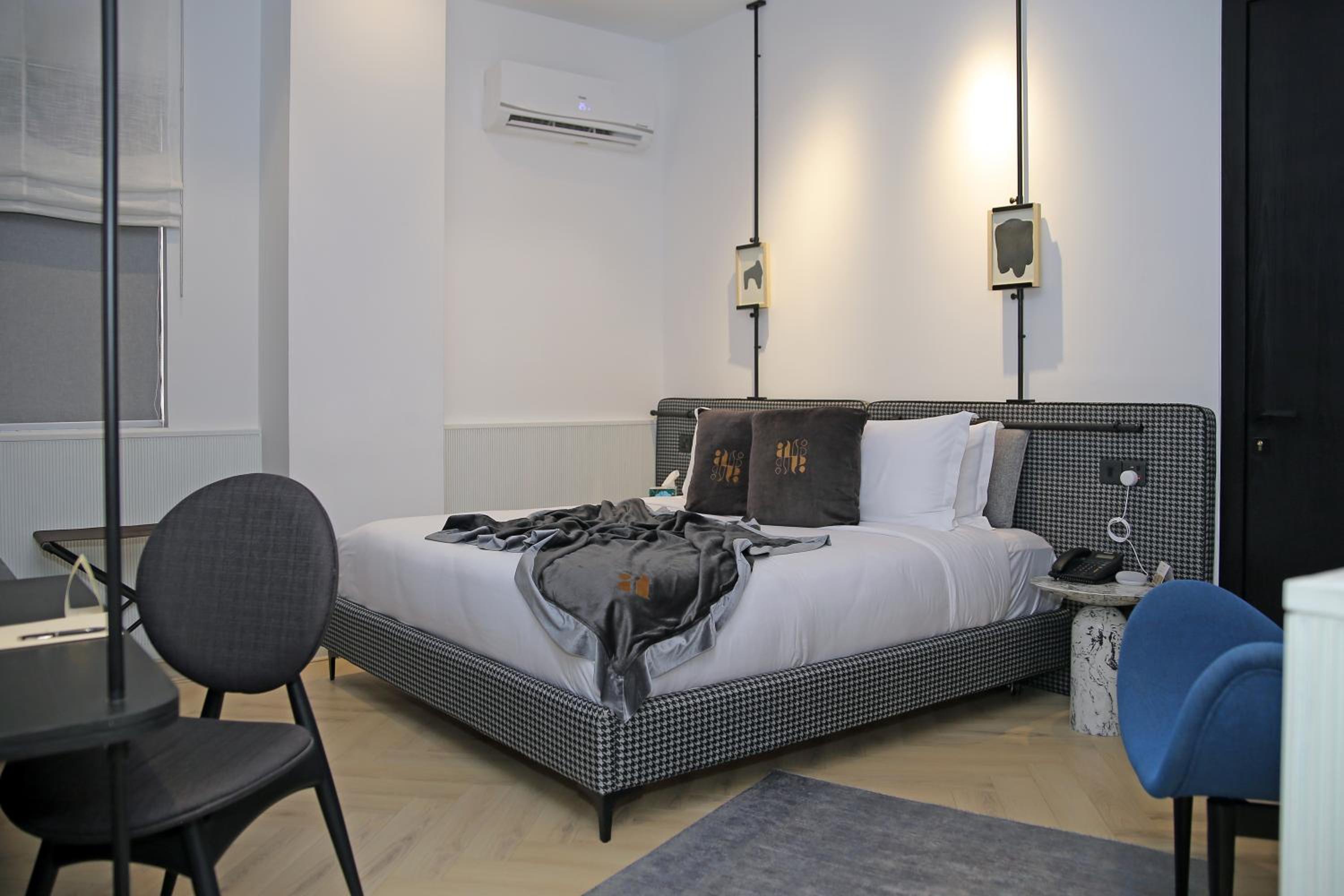 Executive Room - Photo 1