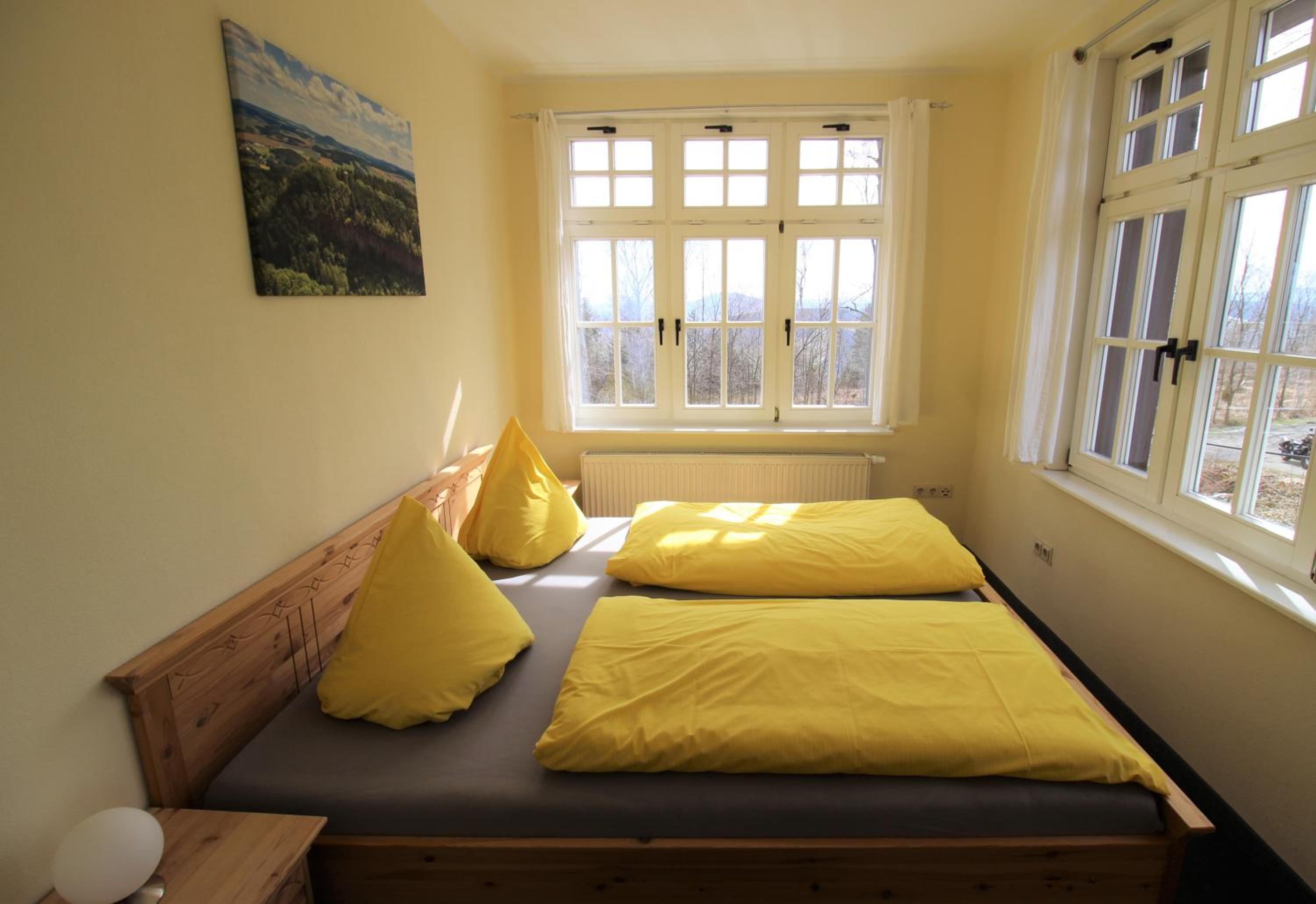 One-Bedroom Apartment - Photo 3
