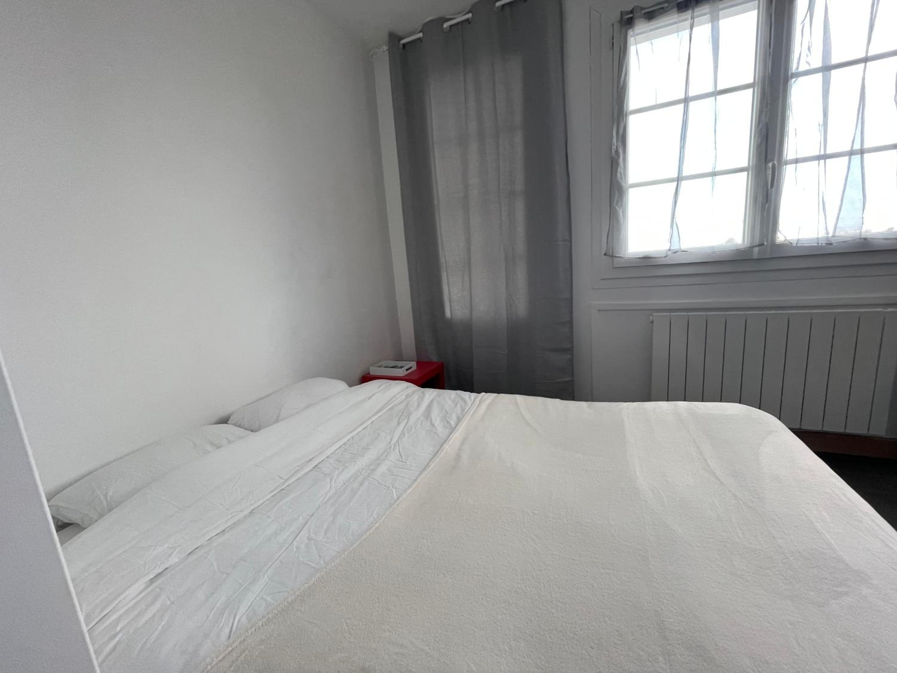 Studio with Balcony - Photo 1
