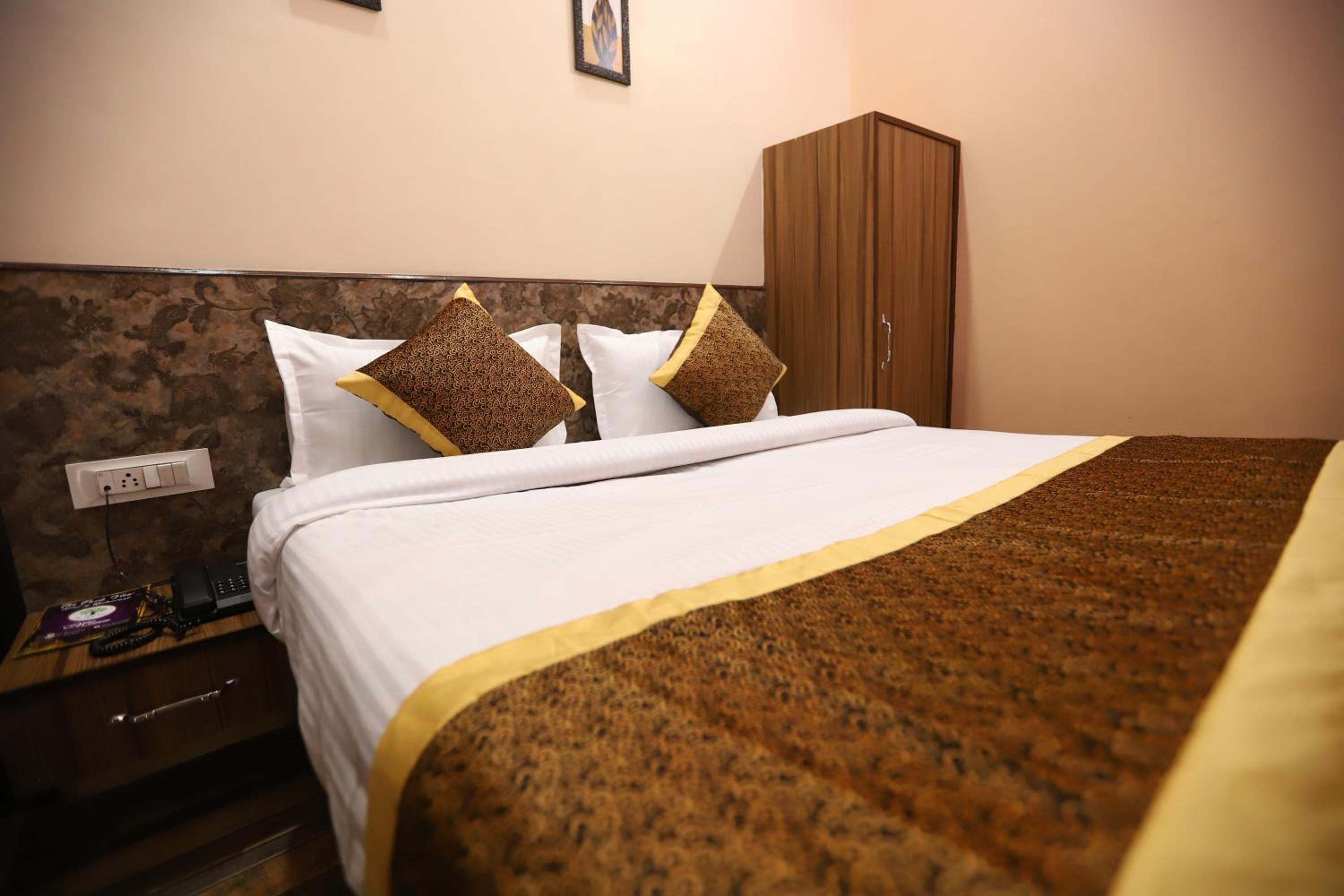Standard Double Room - Photo 3