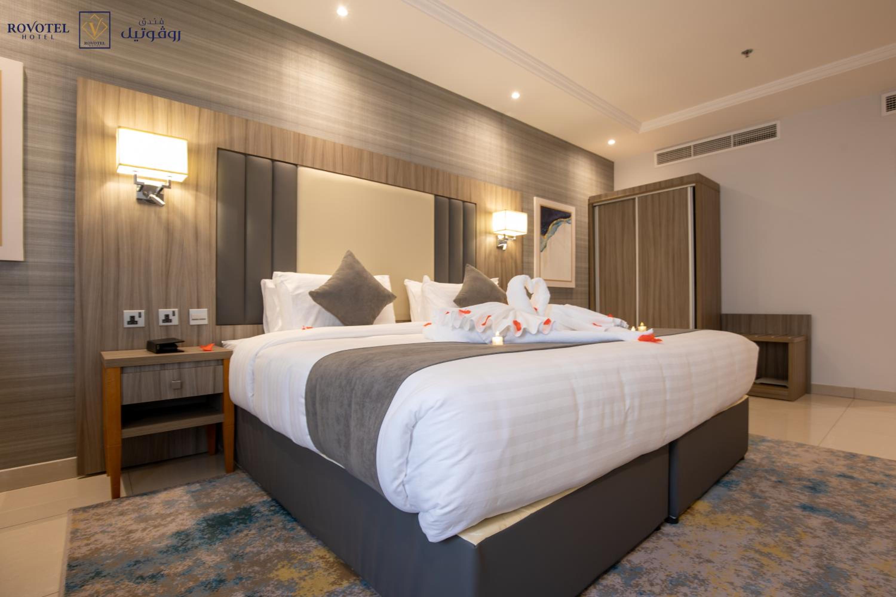 Deluxe King Room with Garden View