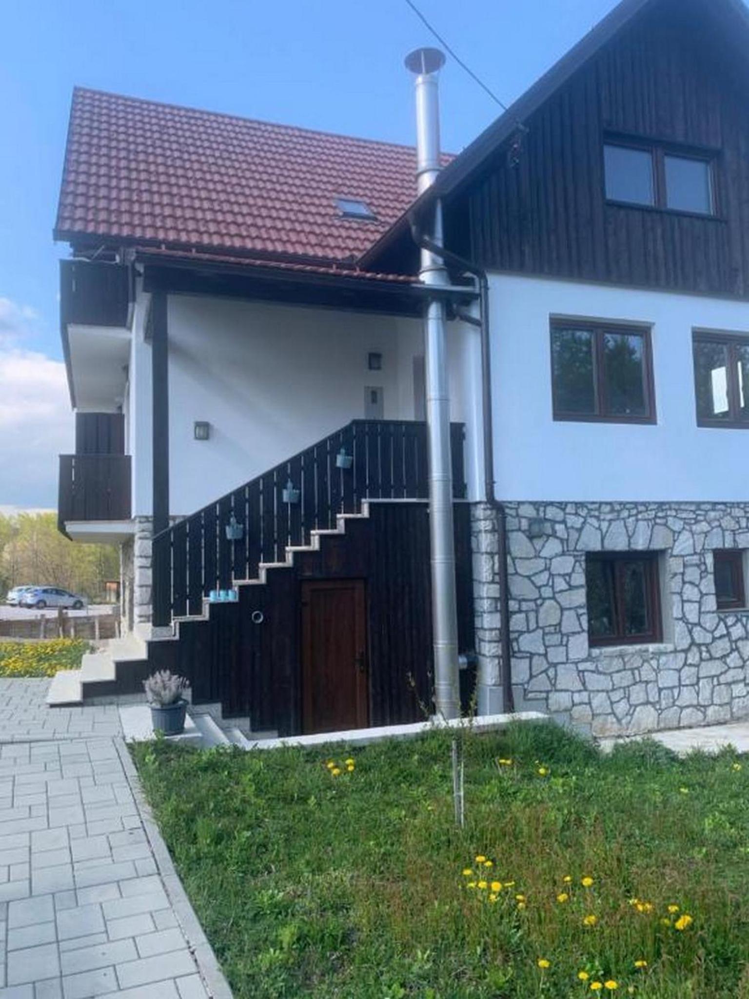 Double Room with Balcony - Photo 19