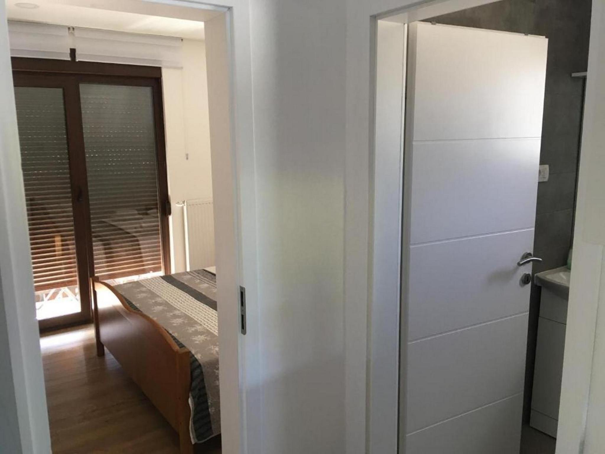 One Bedroom Apartment with Terrace - Photo 5