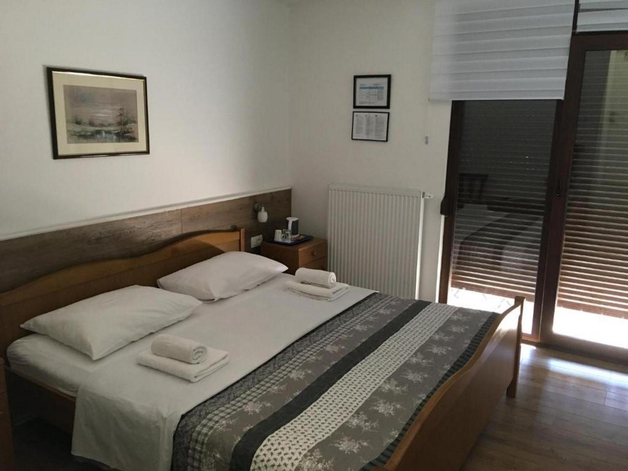 One Bedroom Apartment with Terrace - Photo 3