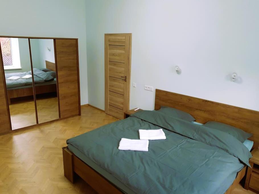 One-Bedroom Apartment - Photo 5
