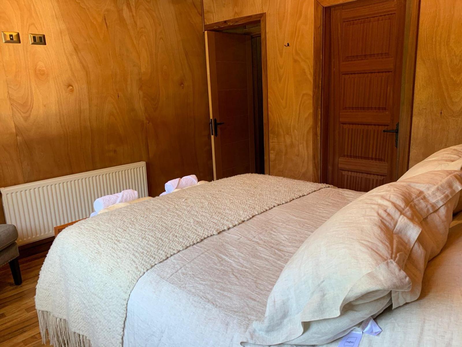 Double or Twin Room with Private Bathroom photo 2