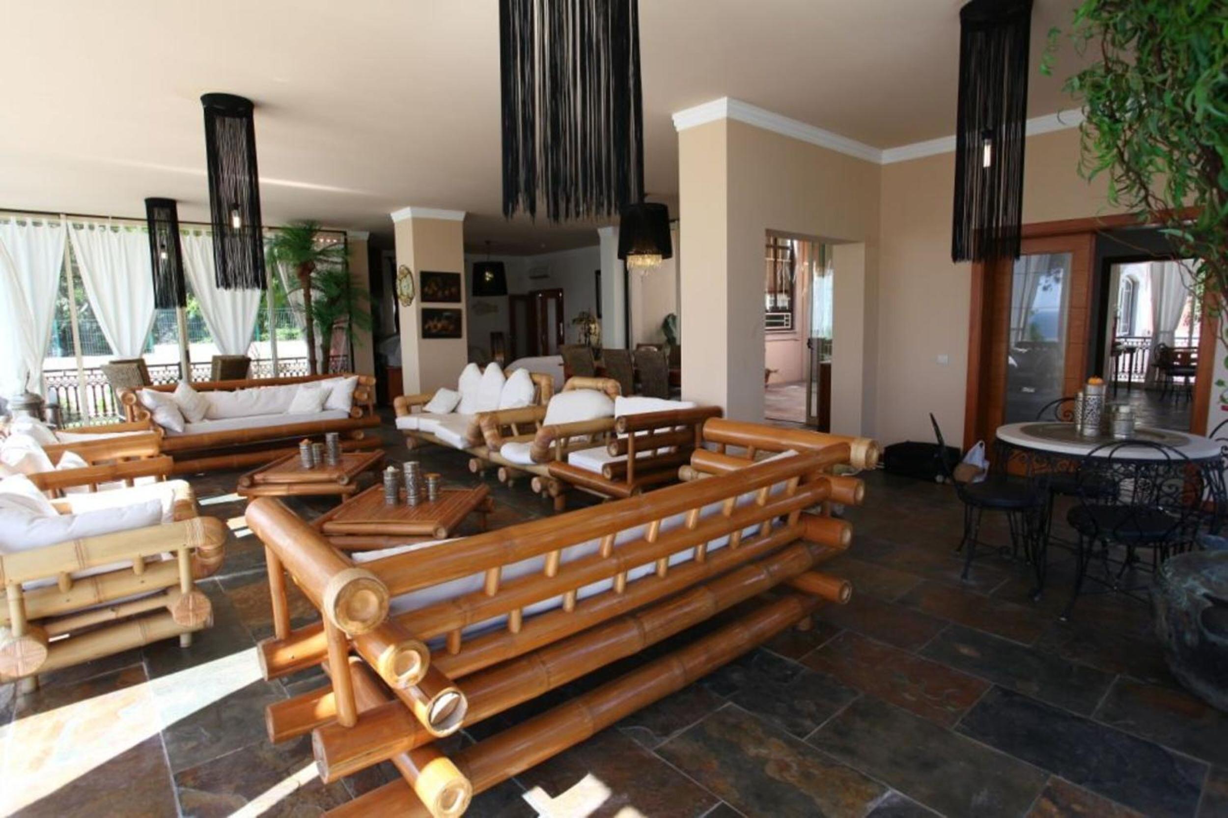 Six-Bedroom Villa 