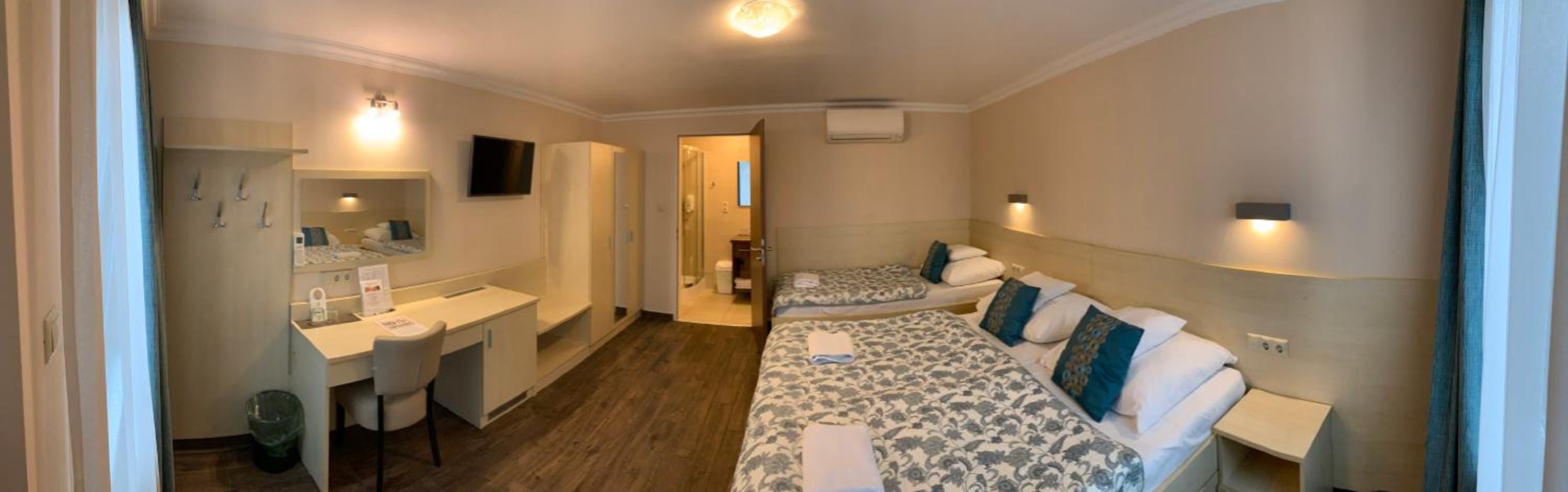 Basic Triple Room - Photo 11
