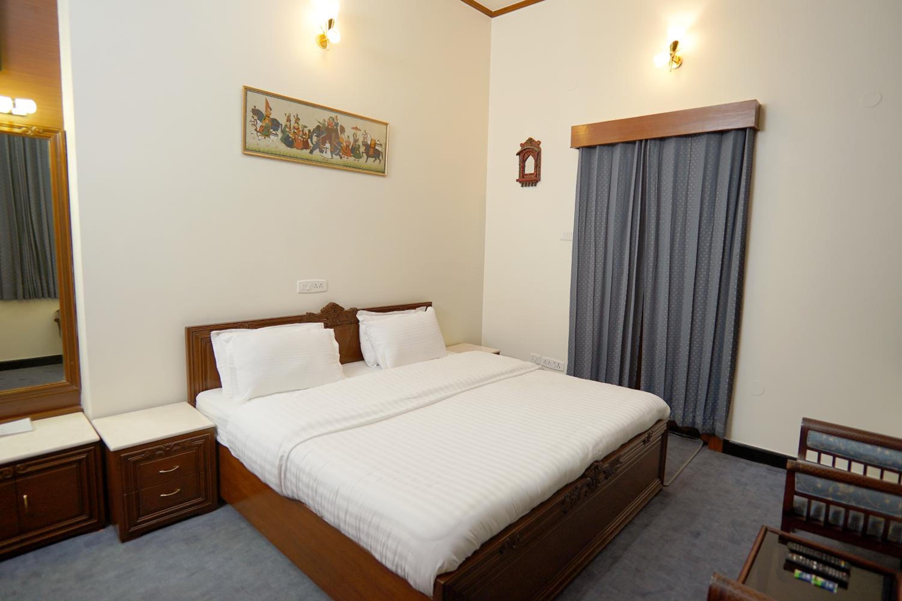 Deluxe Room - Photo 5