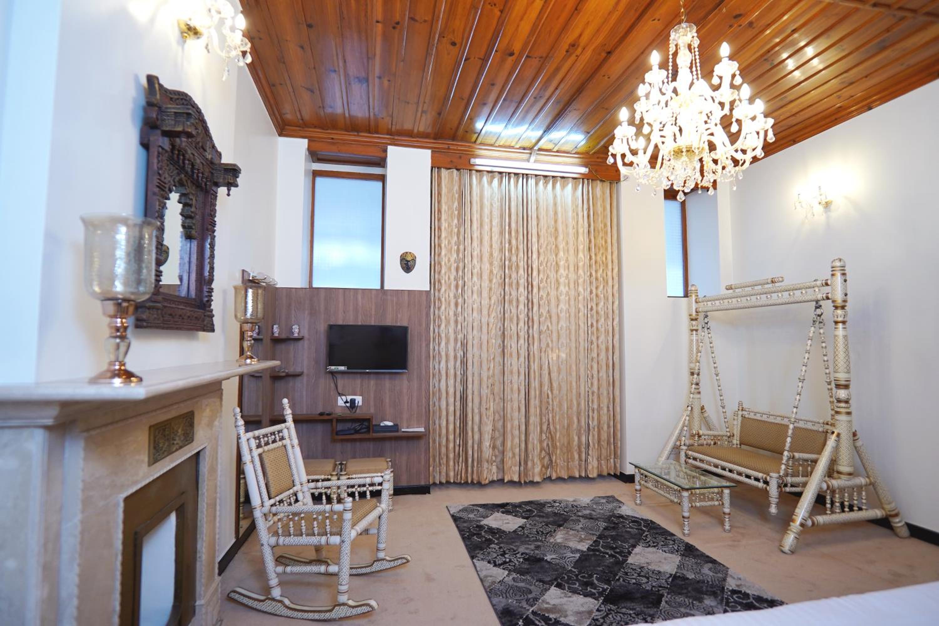 Superior King Room - Photo 6