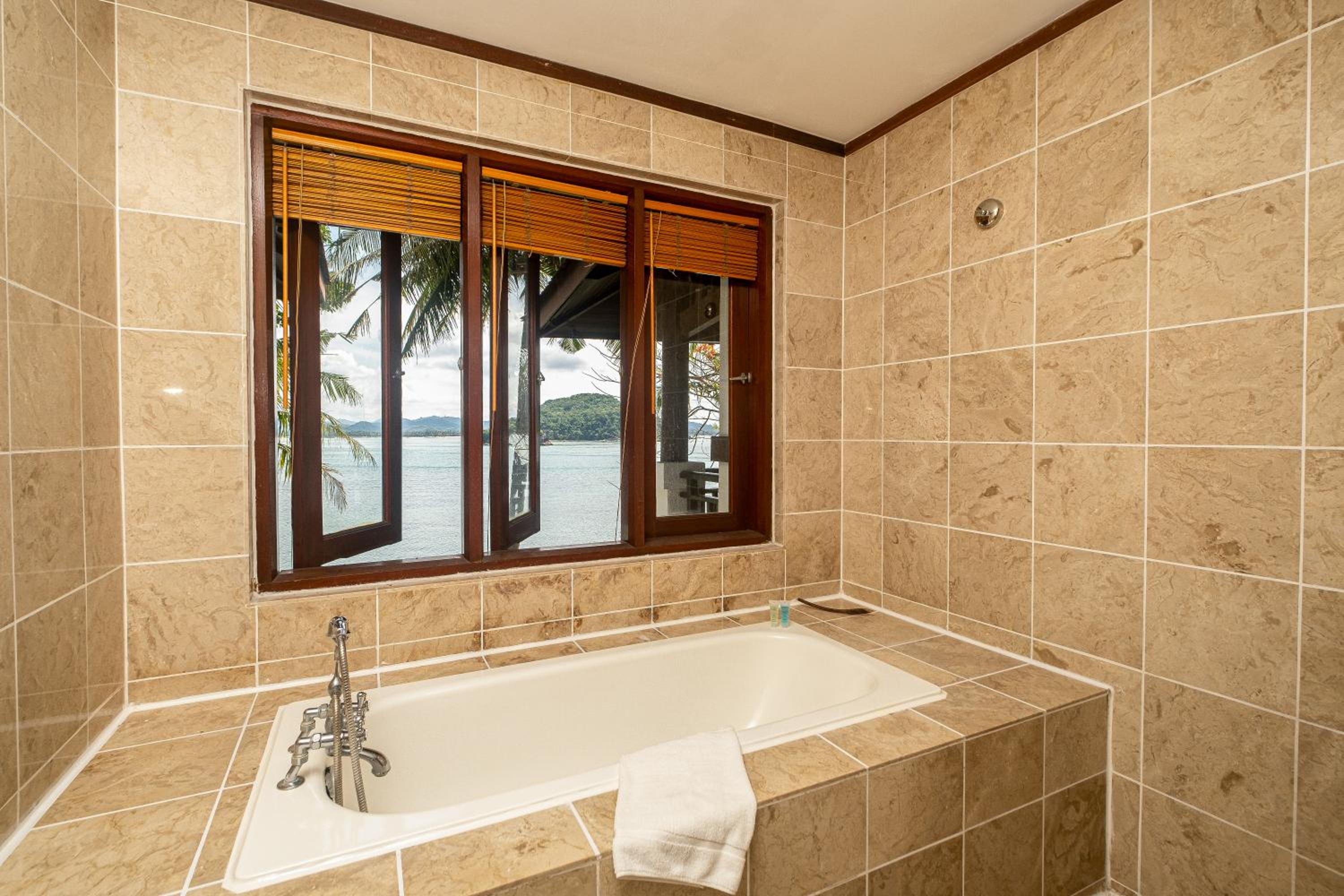Premium Sea View - Photo 7