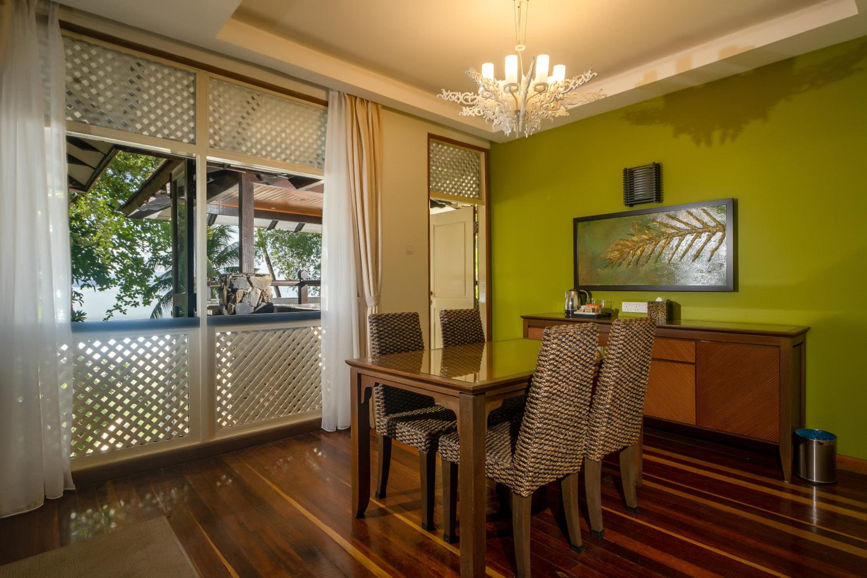 One Bedroom Garden View Suite  - Photo 8