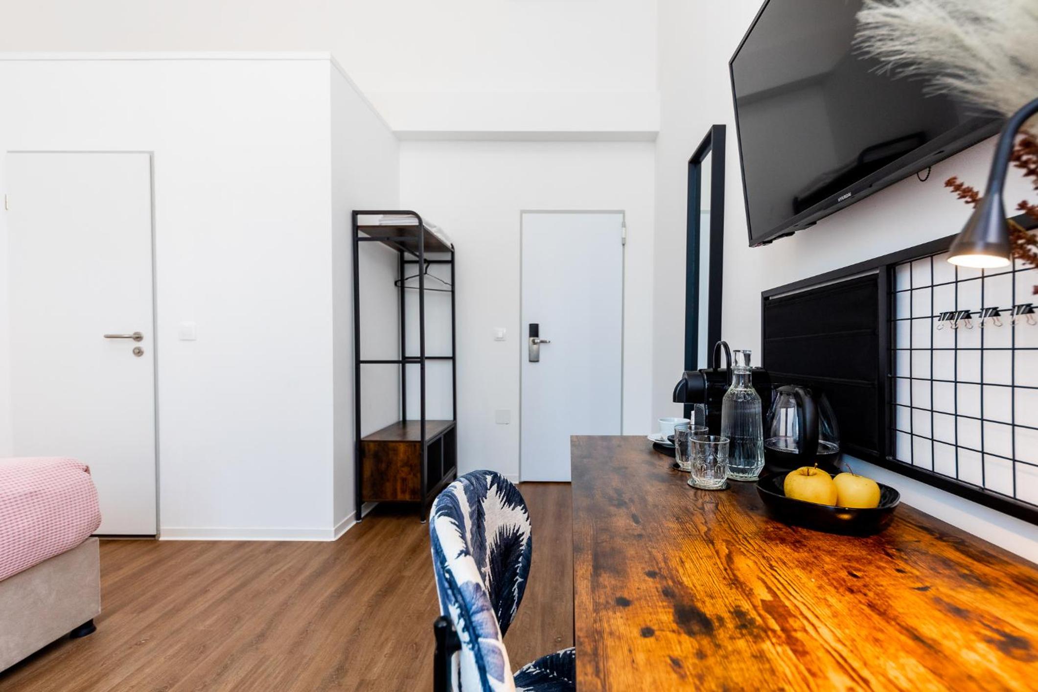 Standard Double Room - Photo 8