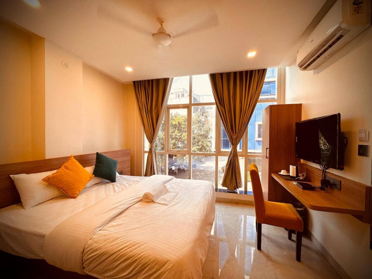 Deluxe Single Room