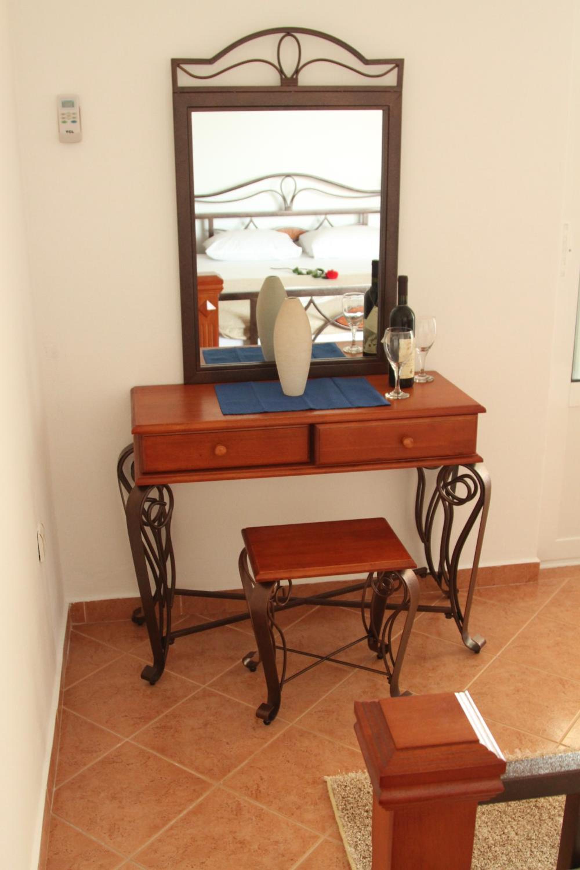 Superior Double Room with Balcony and Garden View - Photo 2
