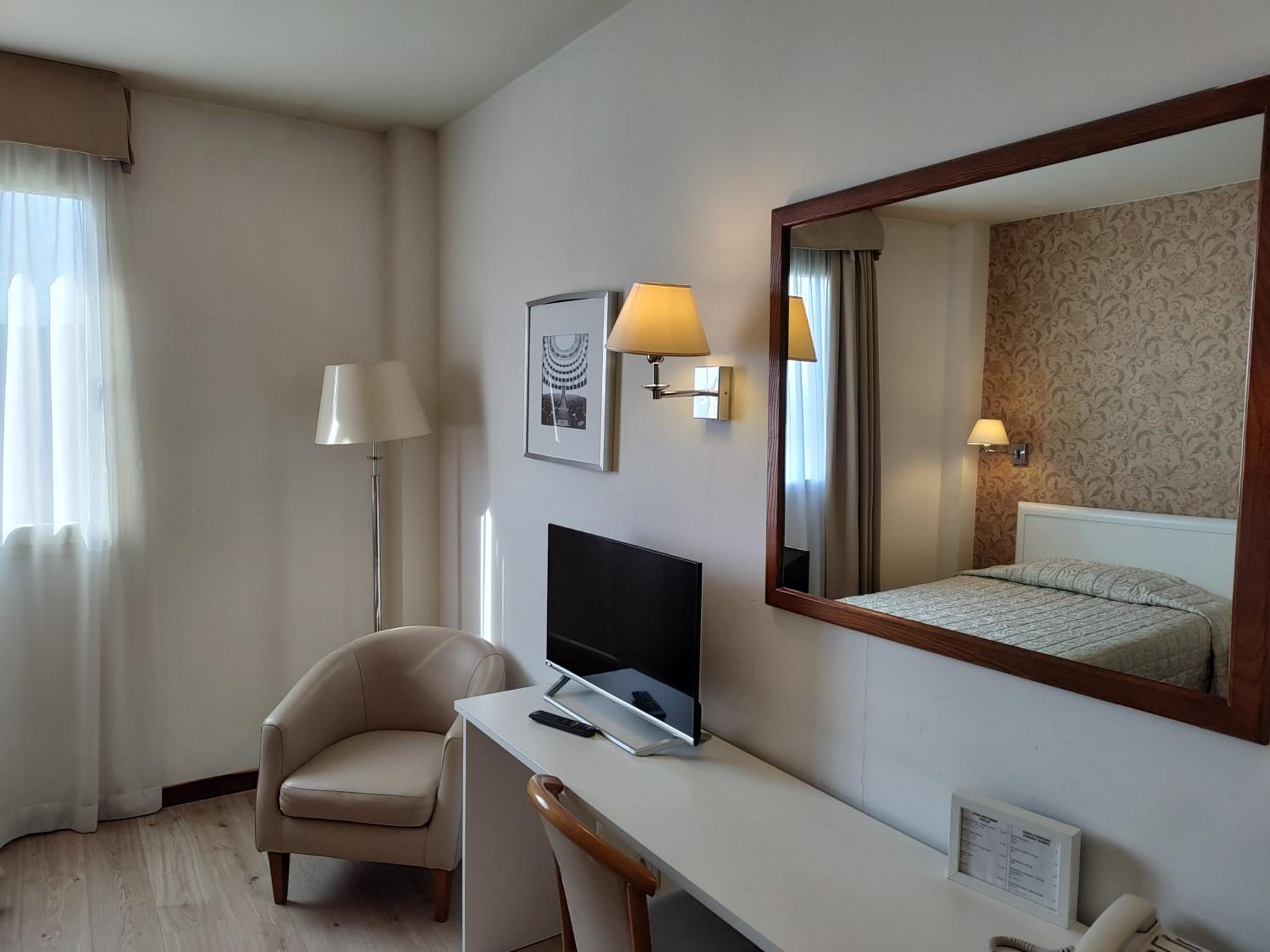 Quadruple Room - Photo 5
