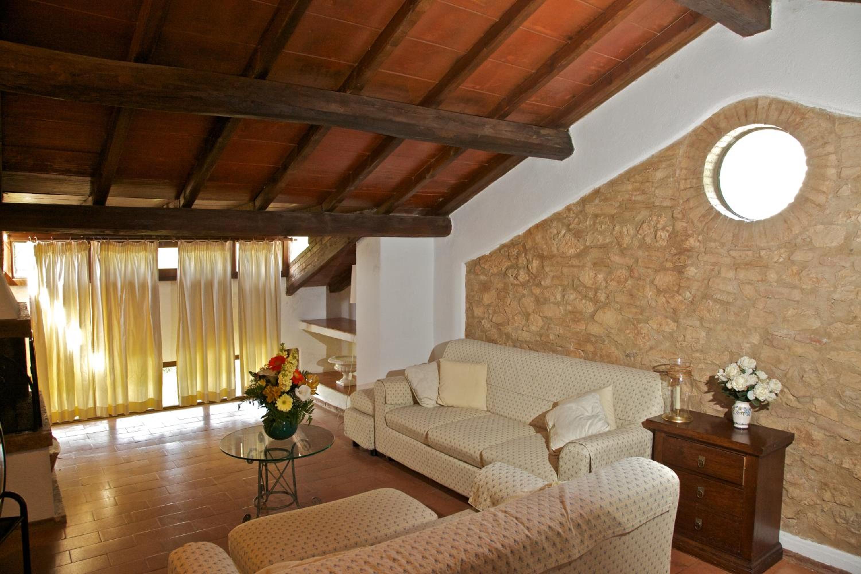 Three-Bedroom Apartment - Photo 9